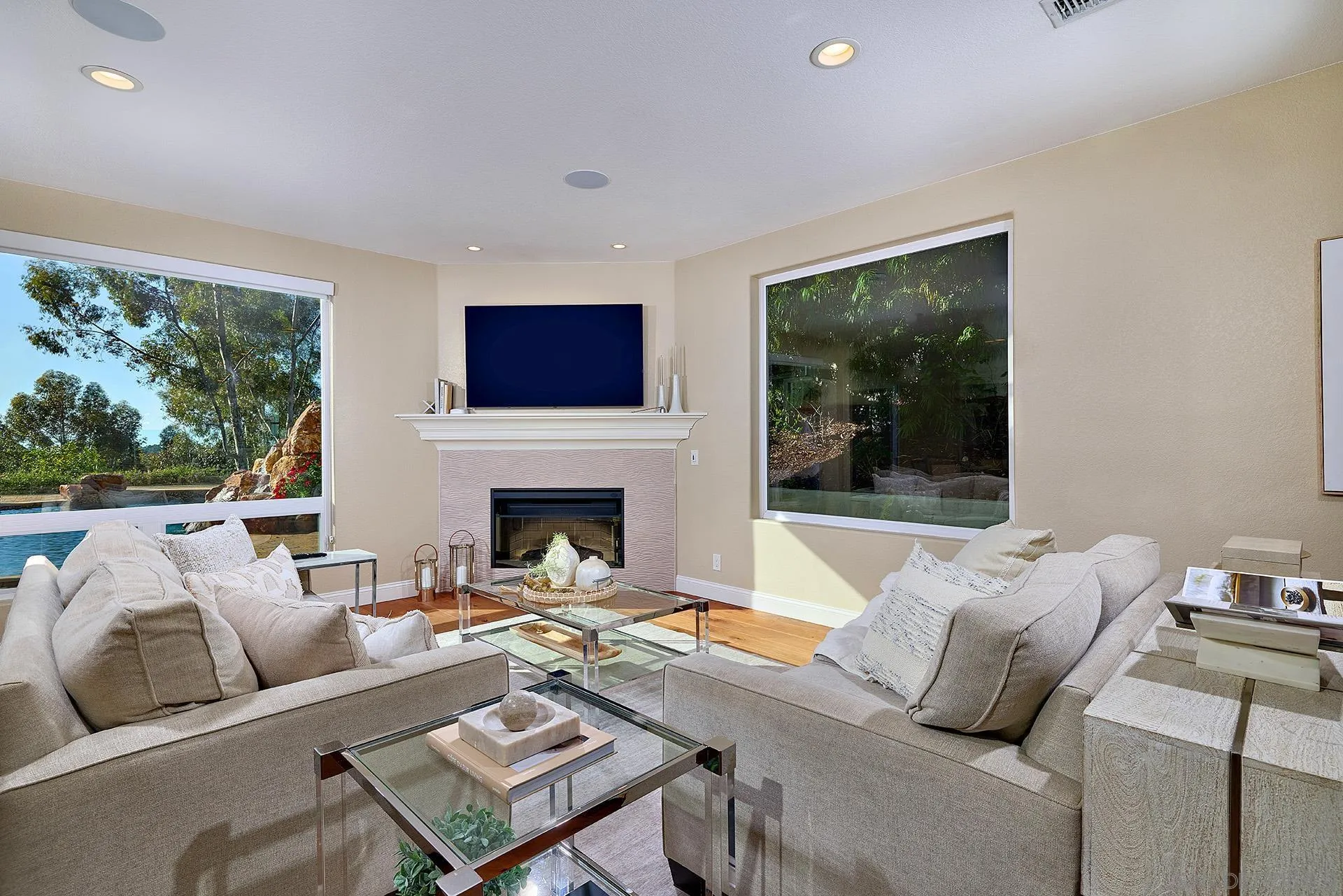 https://cdn.realtyfeed.com/cdn/127/260002409/777d56410a23288c43367ee53316b7eb.webp