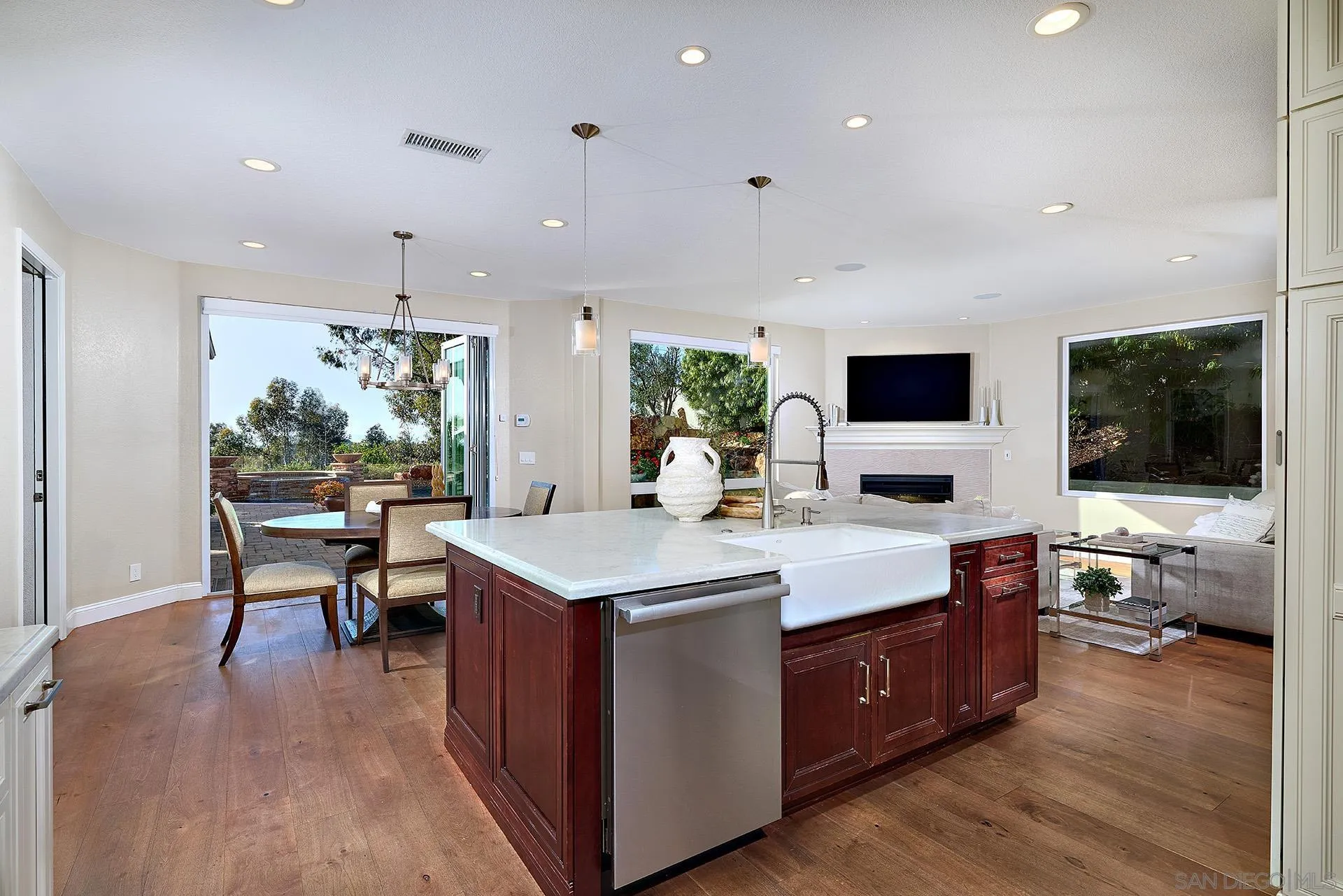 https://cdn.realtyfeed.com/cdn/127/260002409/c6771df31e140bc08ab0f63a7107a08c.webp