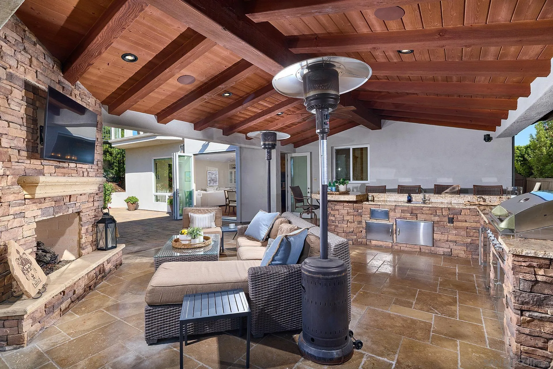 https://cdn.realtyfeed.com/cdn/127/260002409/e4d58f38e65333aeb0f24c0b8c148e68.webp