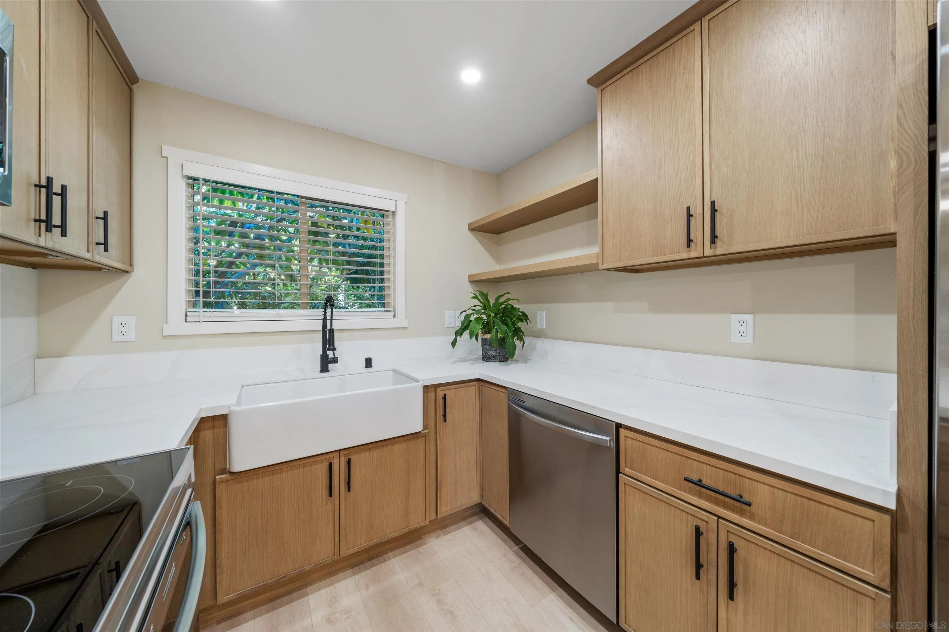 https://cdn.realtyfeed.com/cdn/127/260002410/099e3d3e880d8dc3ecbf90a4319d5a0c.webp