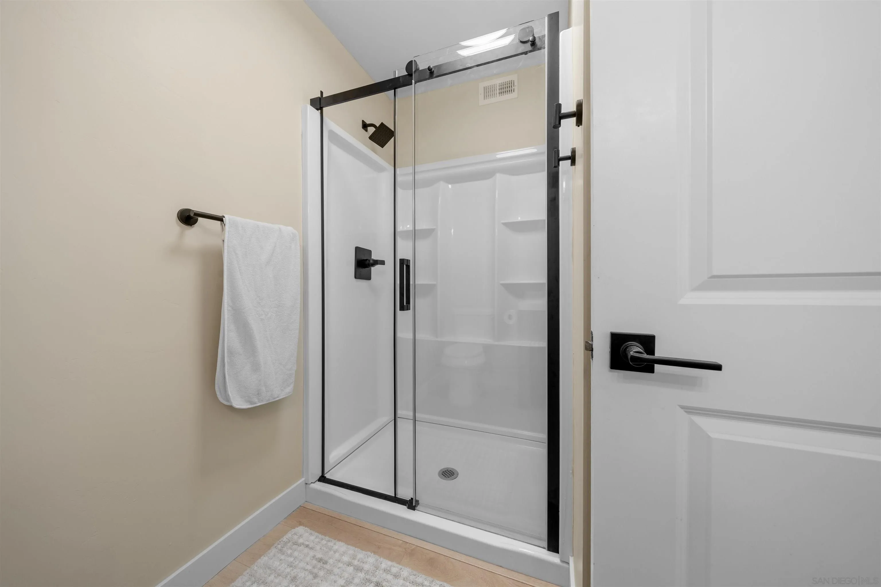 https://cdn.realtyfeed.com/cdn/127/260002410/480fe437e3091424014aa41c6b50c9da.webp