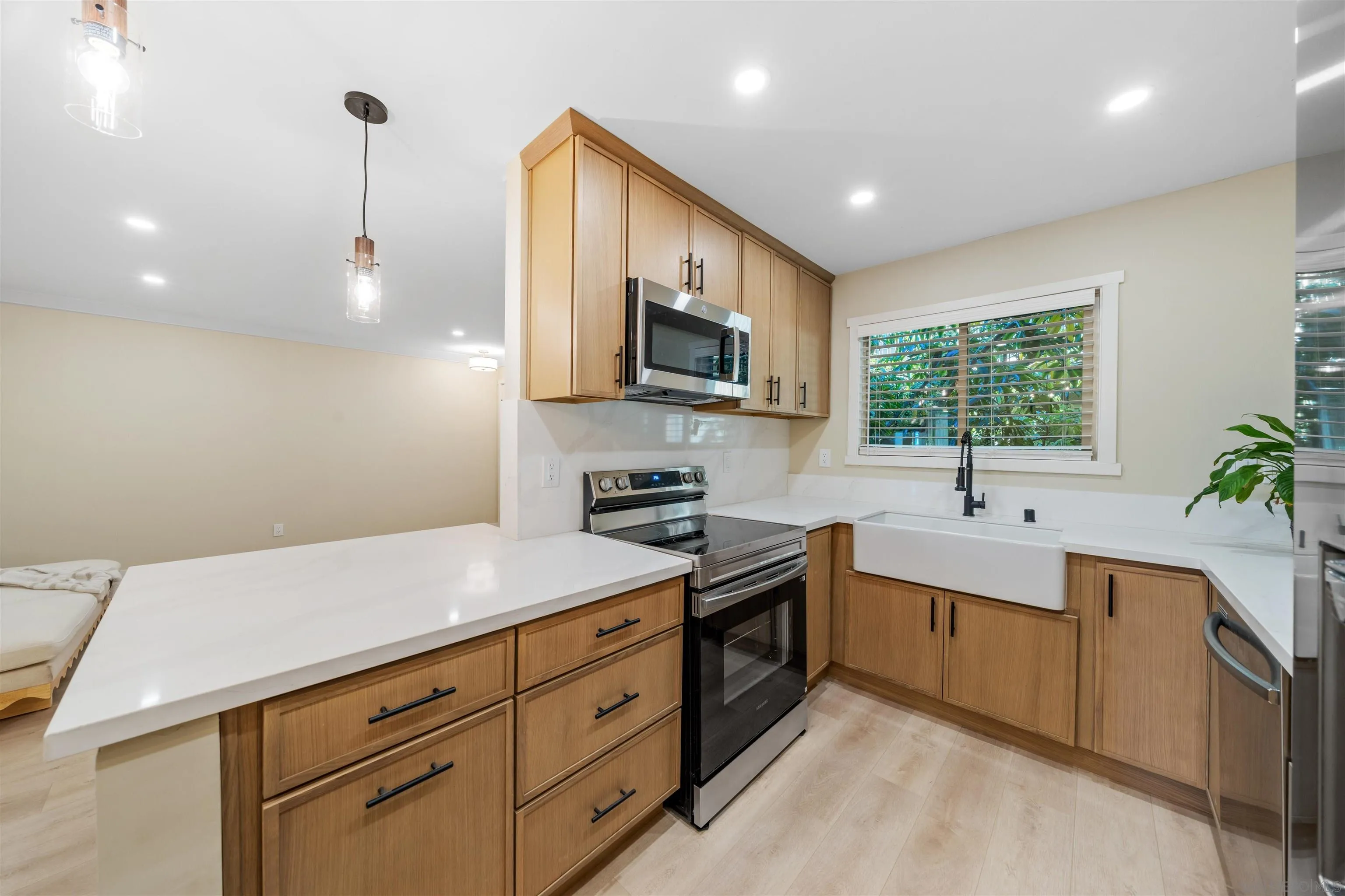 https://cdn.realtyfeed.com/cdn/127/260002410/5aa352a93702d3ea5bd12619817bc7a3.webp