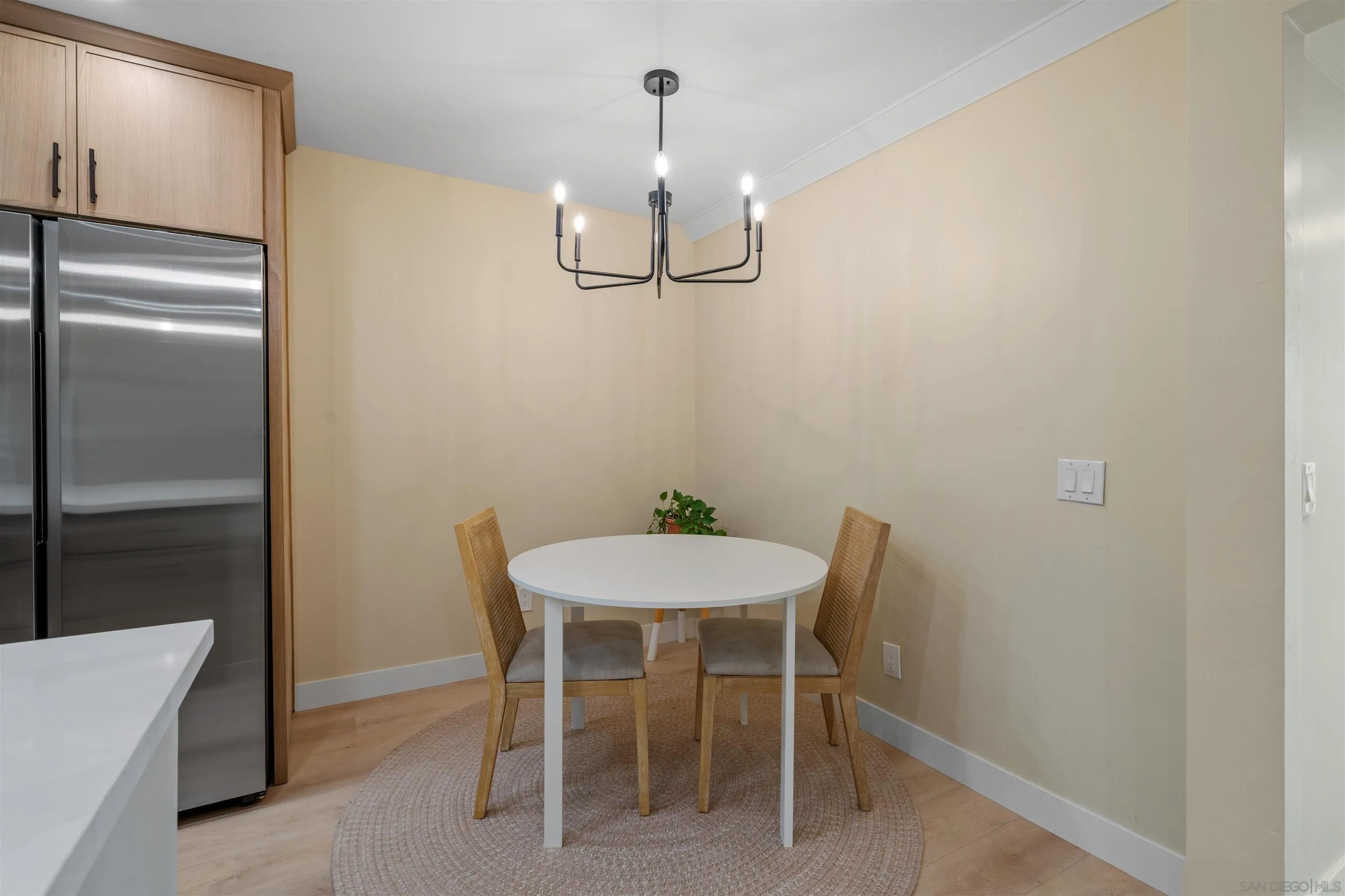 https://cdn.realtyfeed.com/cdn/127/260002410/76ff299f383439332407143777289a03.webp