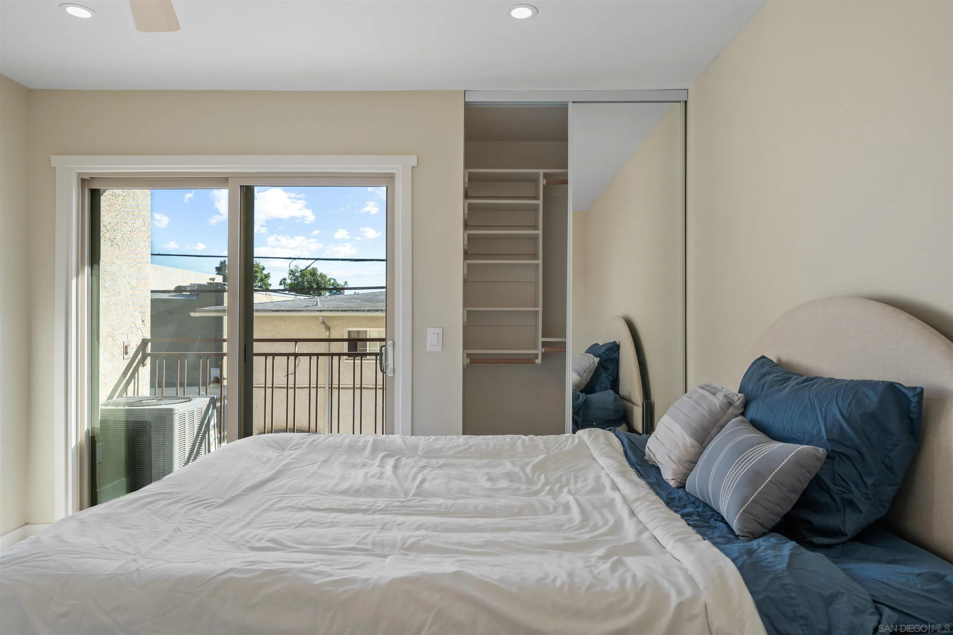 https://cdn.realtyfeed.com/cdn/127/260002410/d83d296f731e9f7f2739f55e5baee36b.webp