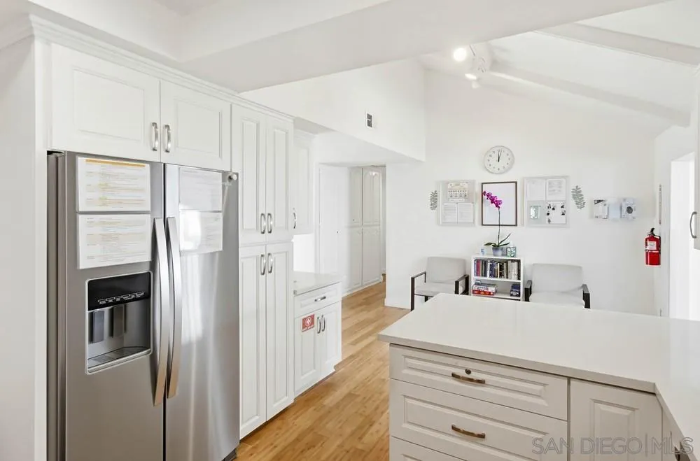 https://cdn.realtyfeed.com/cdn/127/260002415/410a00d307d851c6ec966fab4d3e3466.webp