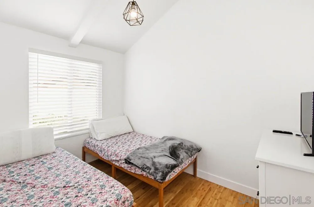 https://cdn.realtyfeed.com/cdn/127/260002415/89c397a7deeb47bd774a7f29f260e825.webp