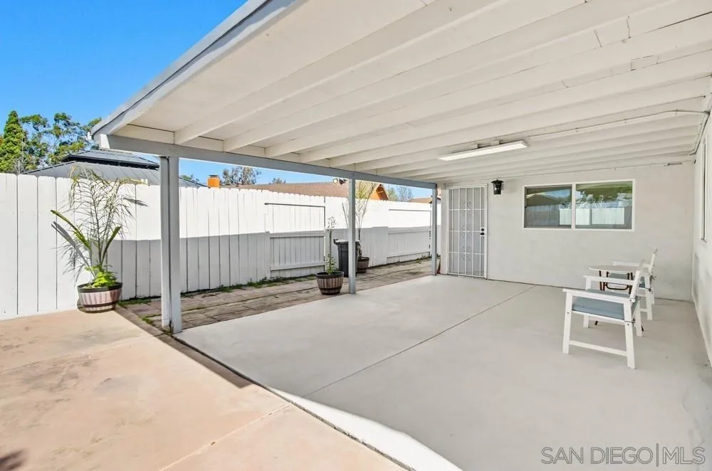 https://cdn.realtyfeed.com/cdn/127/260002415/9e607a2ab804e4ba0d25f38b72dc9c17.webp