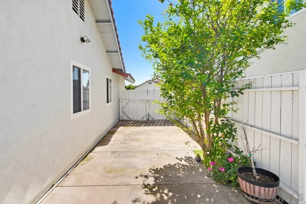https://cdn.realtyfeed.com/cdn/127/260002415/dae3bd0cf470f93849a29c7c13b163cf.webp