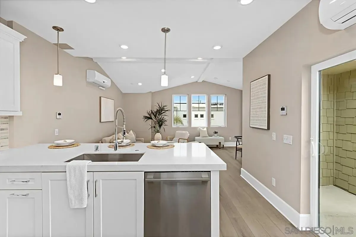 Photo #7: 260002418 Listing: Photo #7