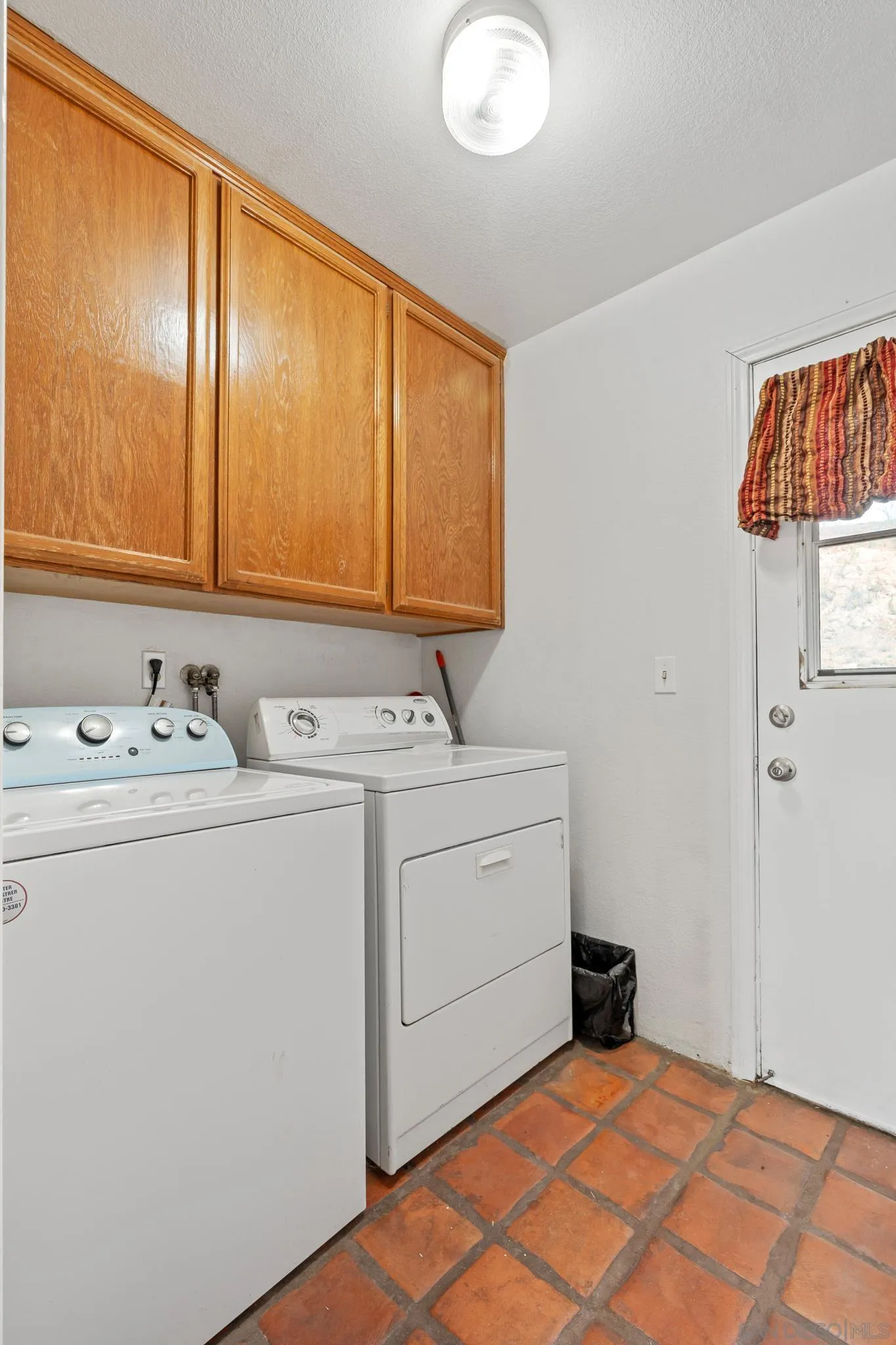 https://cdn.realtyfeed.com/cdn/127/260002439/22aabce64bef41a68d84f81b86599557.webp