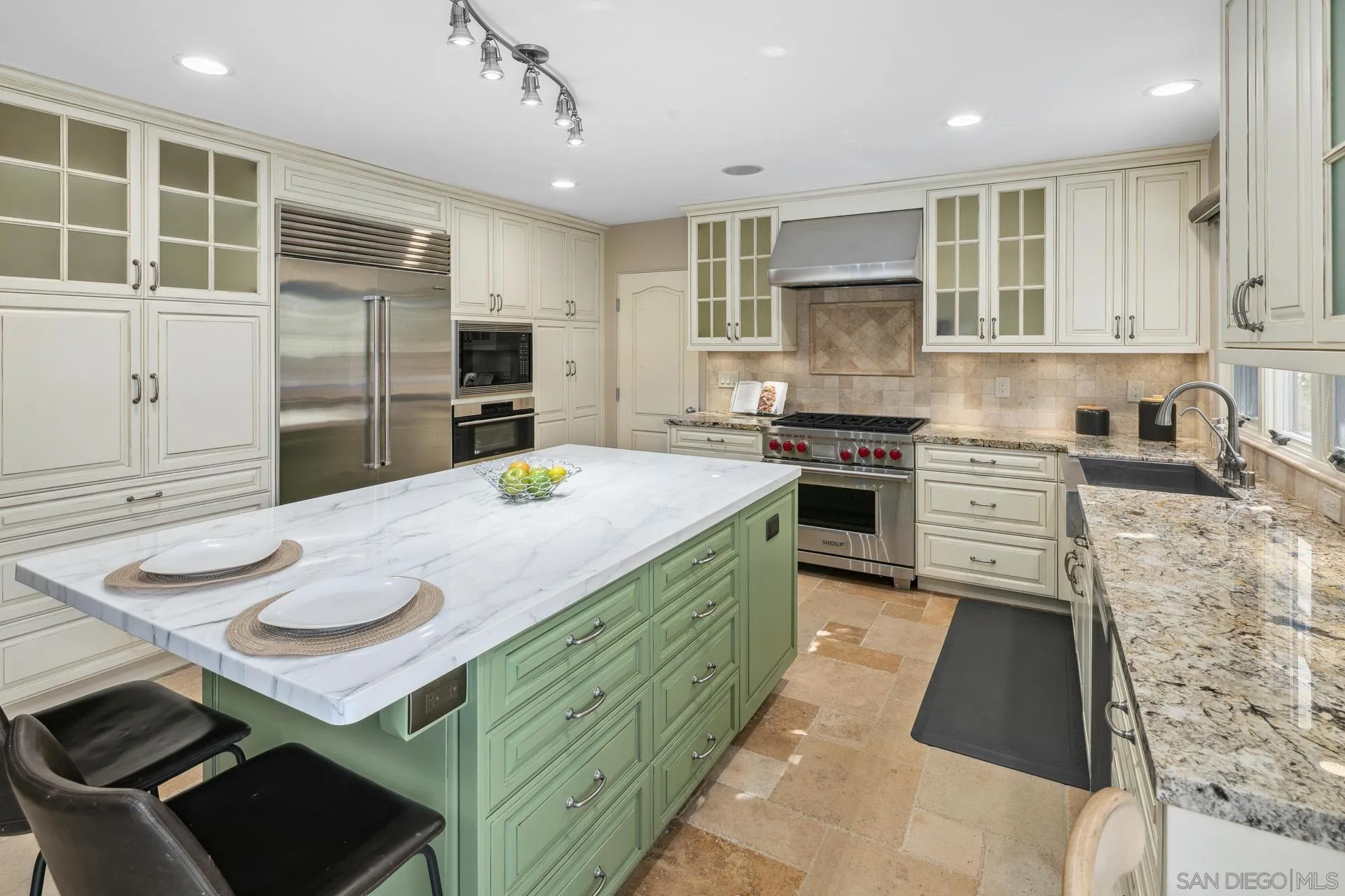 https://cdn.realtyfeed.com/cdn/127/260002440/8ac0facd16f277484187504324b80d14.webp