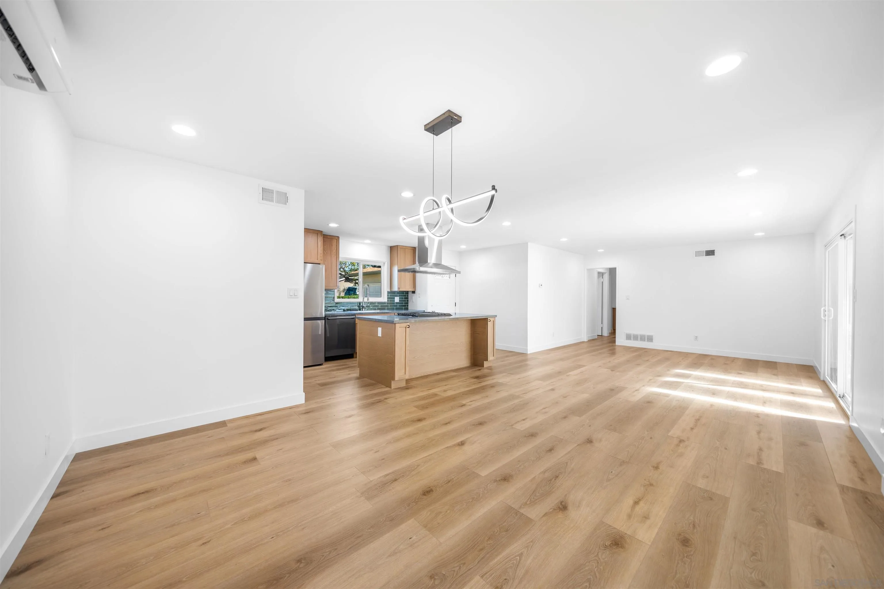 https://cdn.realtyfeed.com/cdn/127/260002444/5d5a815499f39d5dde333ffafcadc397.webp
