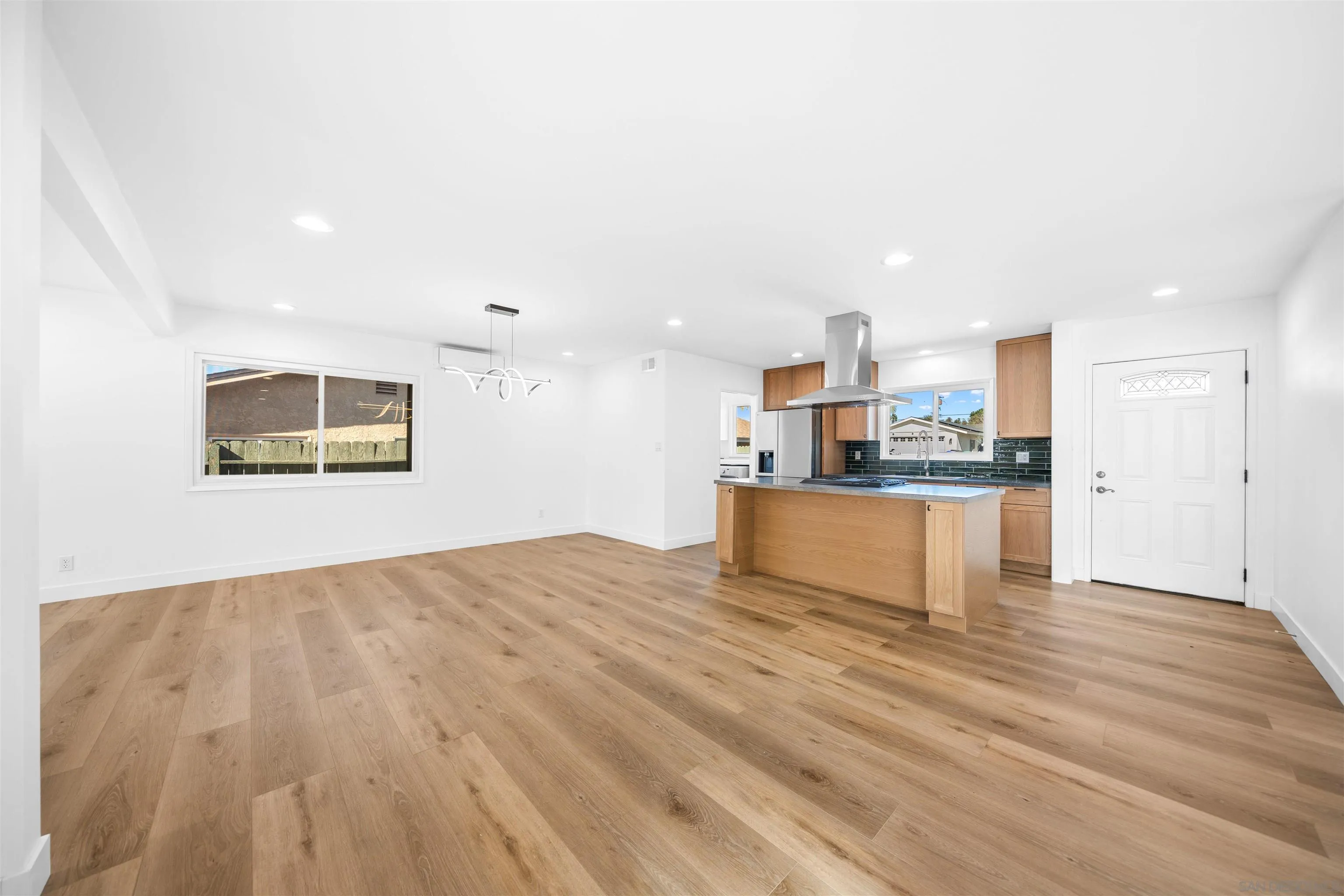 https://cdn.realtyfeed.com/cdn/127/260002444/8313ff650ac16cc439dfb8c7274353d5.webp