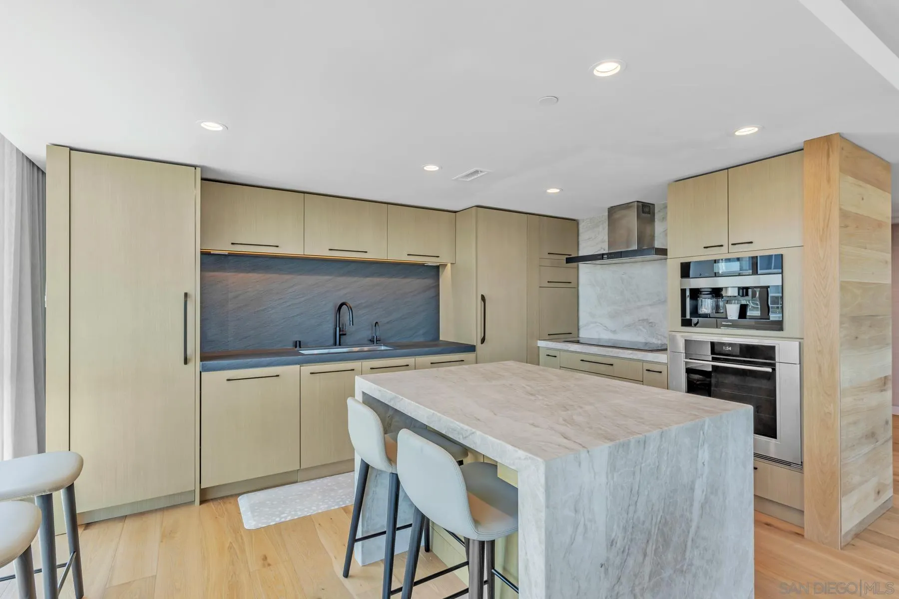 https://cdn.realtyfeed.com/cdn/127/260002446/5846e2876e020f9594a877a88c5b9679.webp