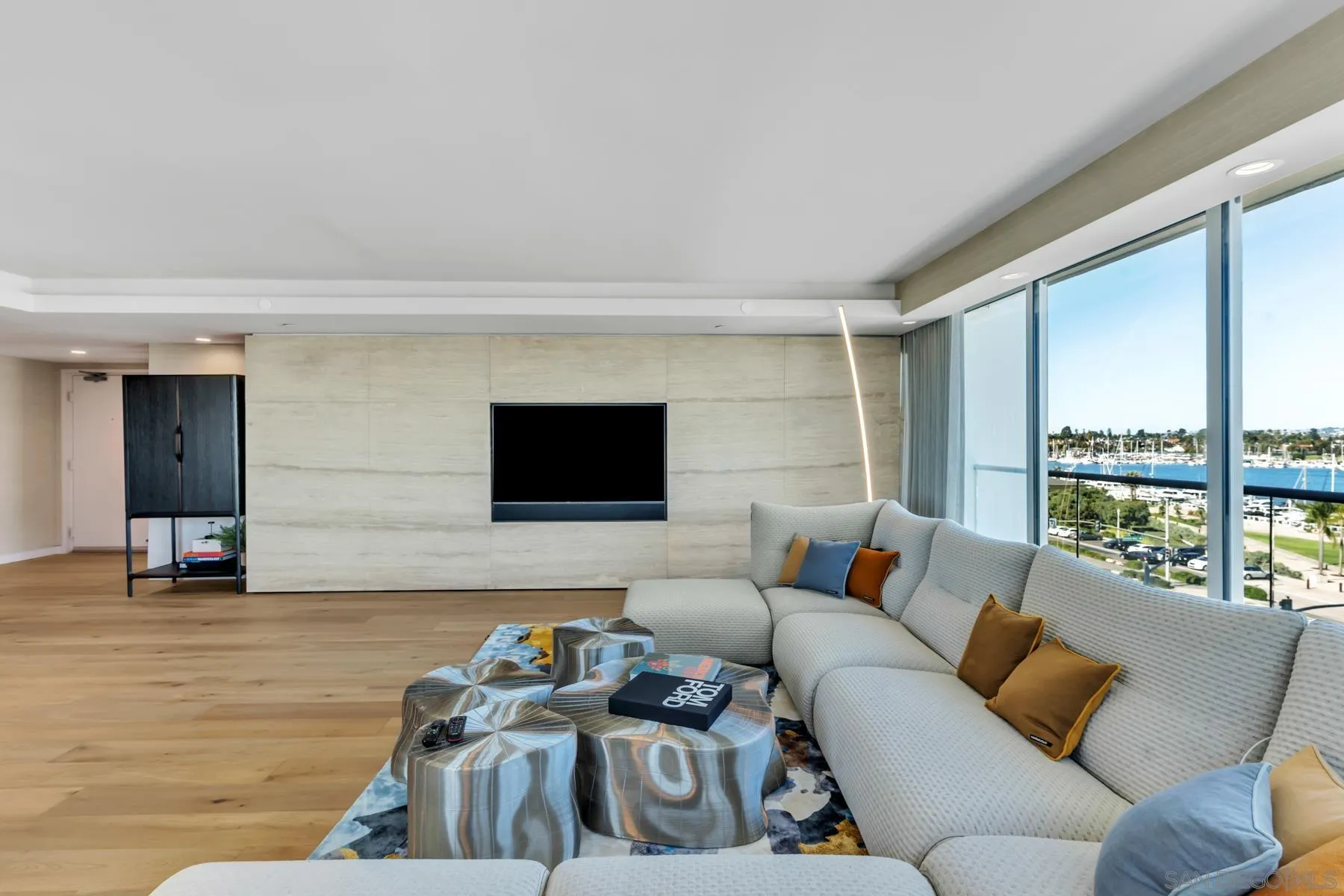 https://cdn.realtyfeed.com/cdn/127/260002446/a6590633b6df9013222ae9d931825fee.webp