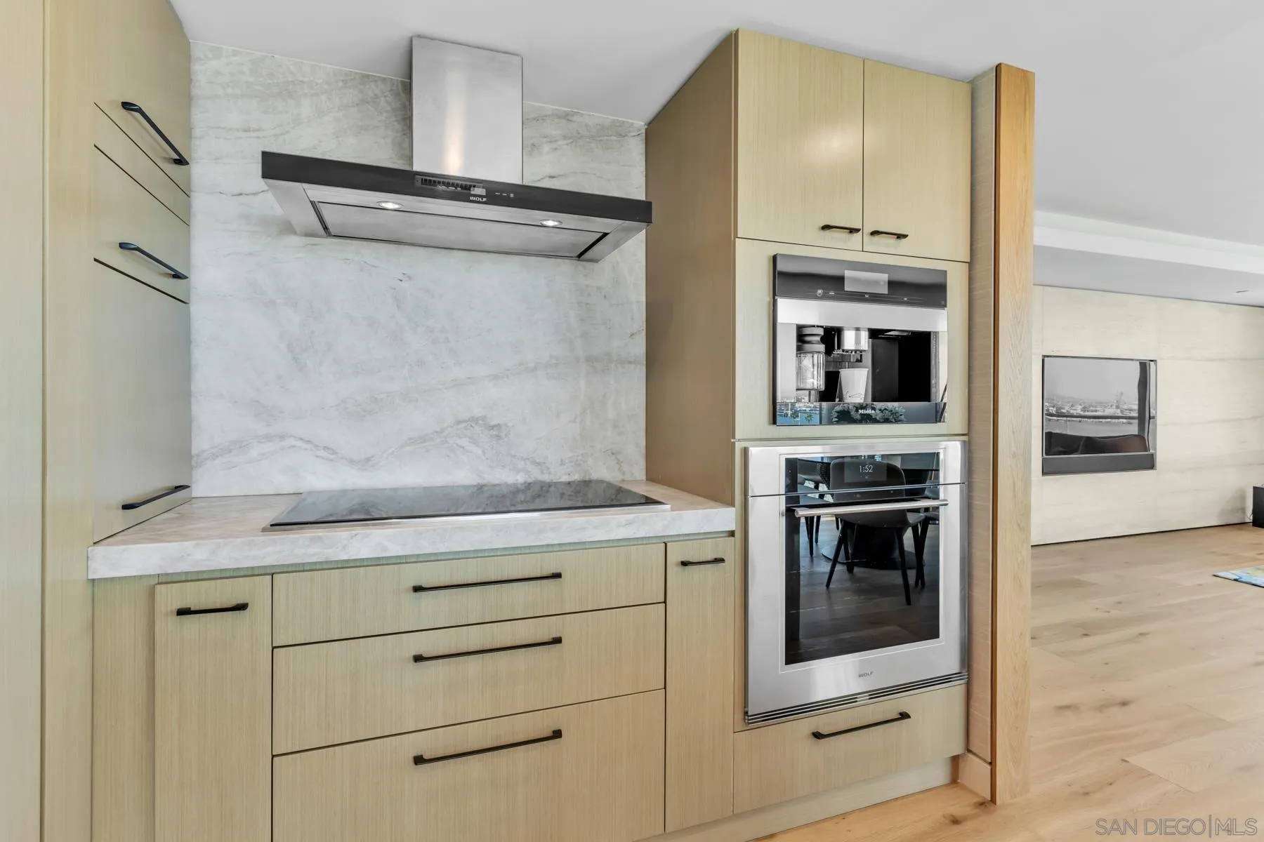 https://cdn.realtyfeed.com/cdn/127/260002446/dc0be4742742627913b68d2f6f7b1434.webp