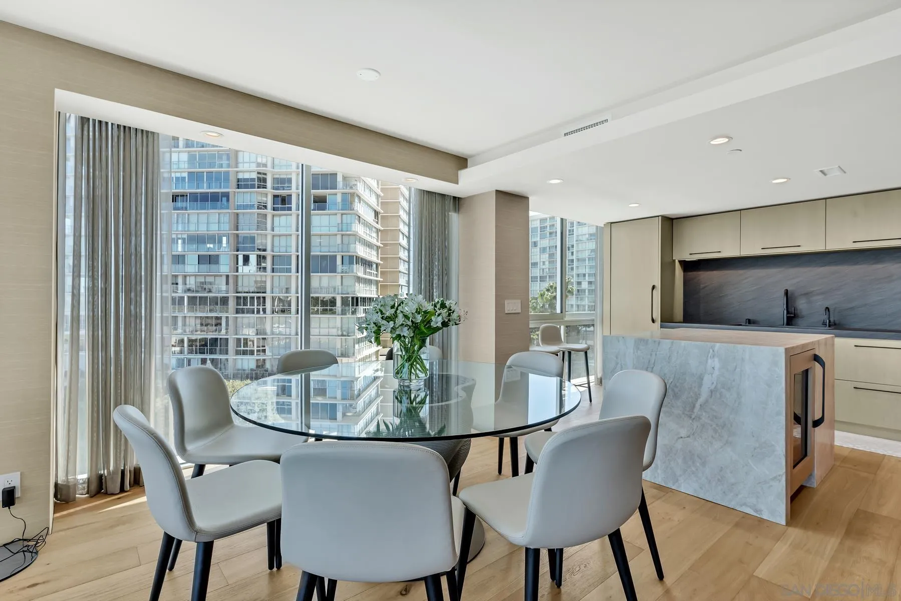 https://cdn.realtyfeed.com/cdn/127/260002446/f7b498b3556921576a87b87d22043420.webp