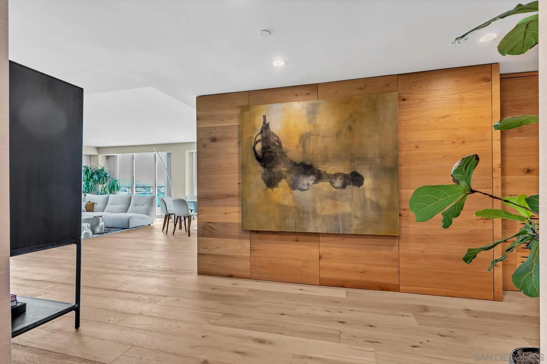 https://cdn.realtyfeed.com/cdn/127/260002446/f8f1ac3382f6900577aac0862f252af6.webp