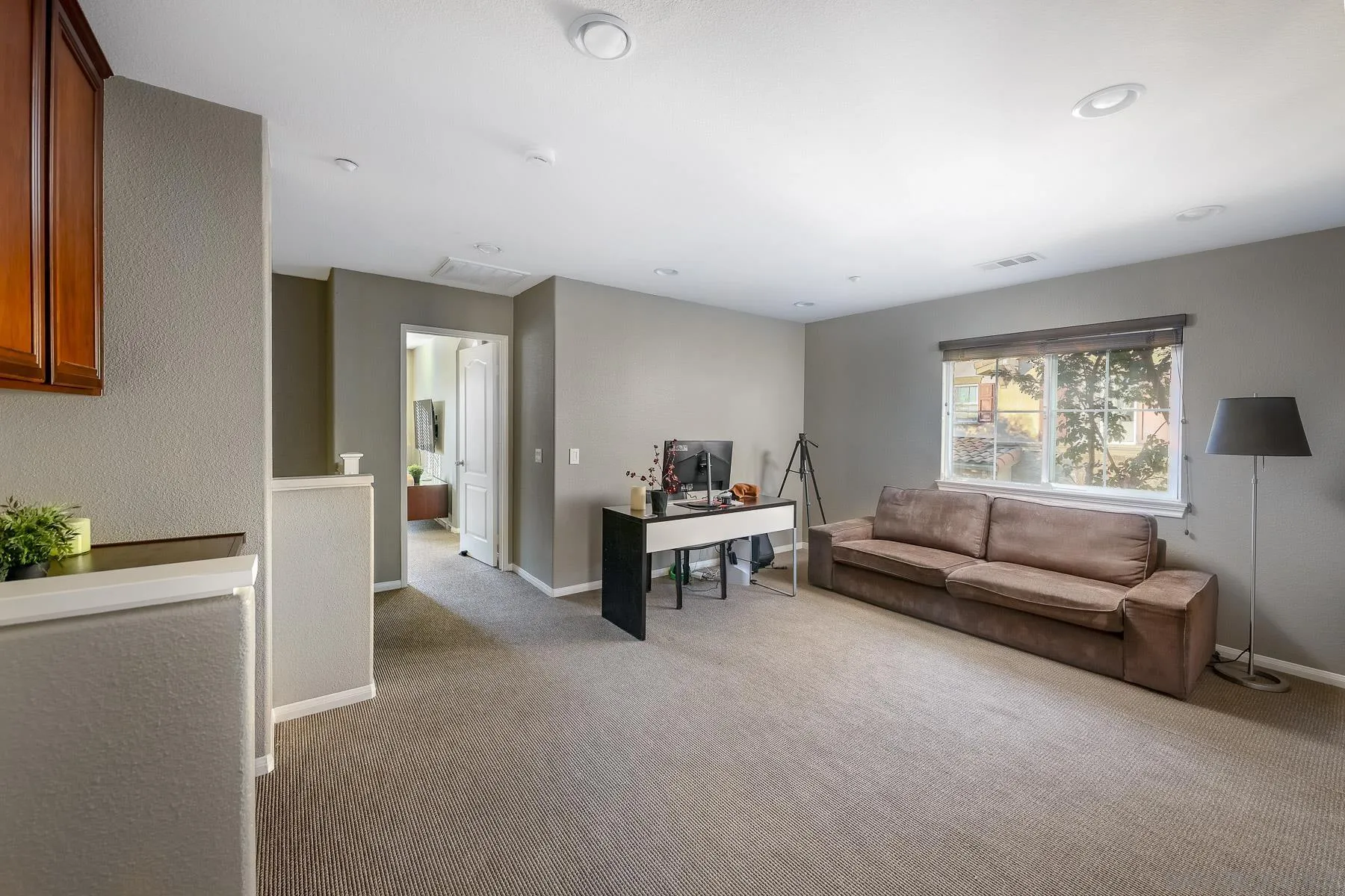 https://cdn.realtyfeed.com/cdn/127/260002450/0a124aa167dc682b854536574de0f456.webp