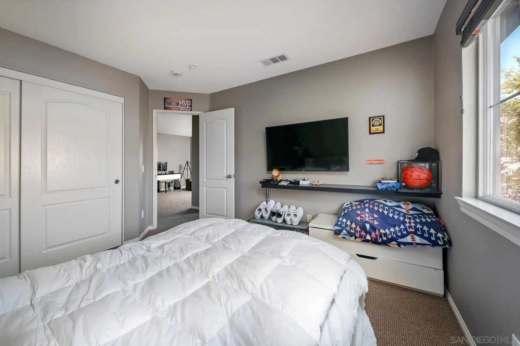 https://cdn.realtyfeed.com/cdn/127/260002450/9bab2f1a3e47b914f818c3a9599d540f.webp