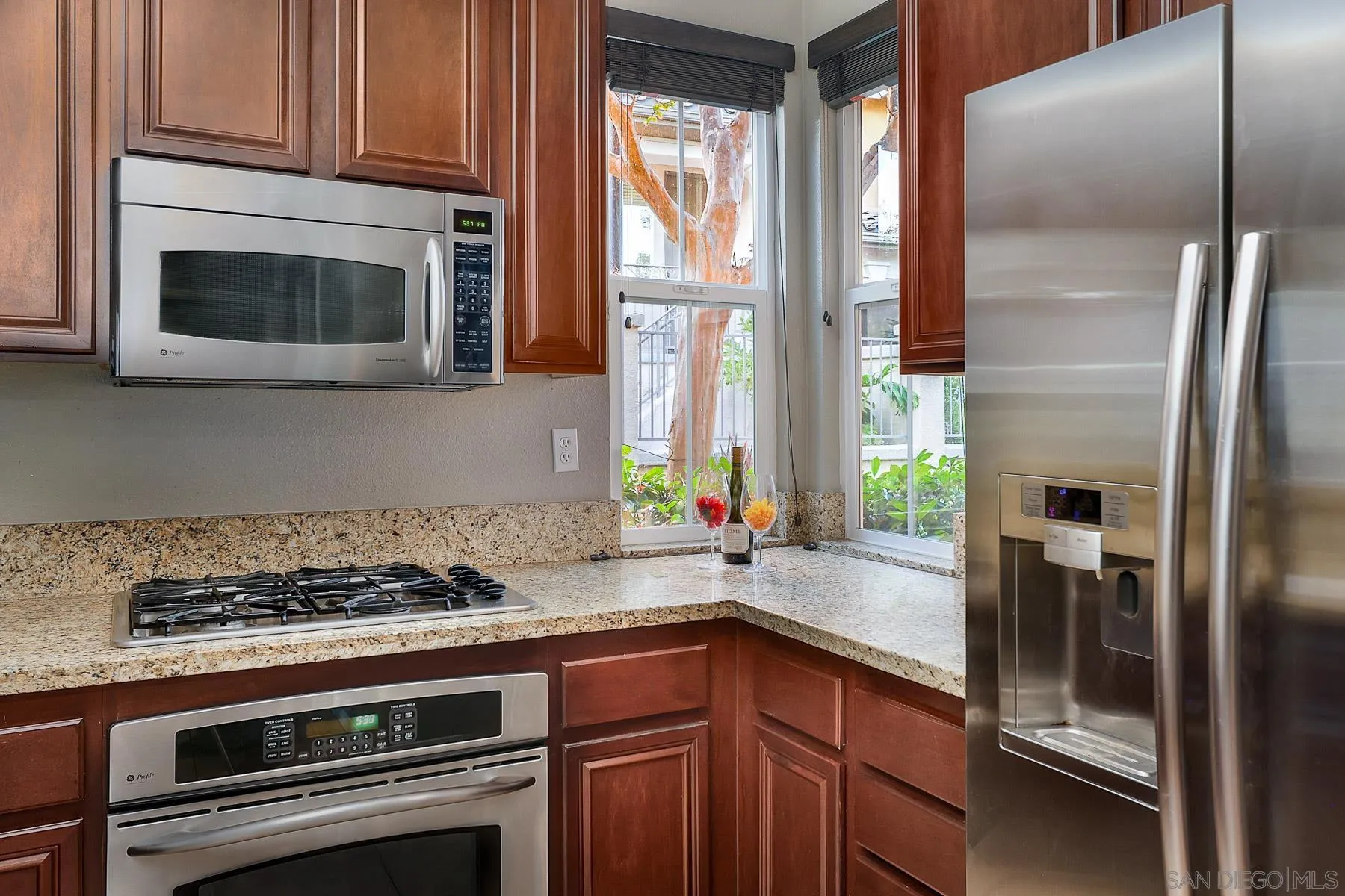 https://cdn.realtyfeed.com/cdn/127/260002450/e66d914452f35a56ec06f572a6b7cac1.webp