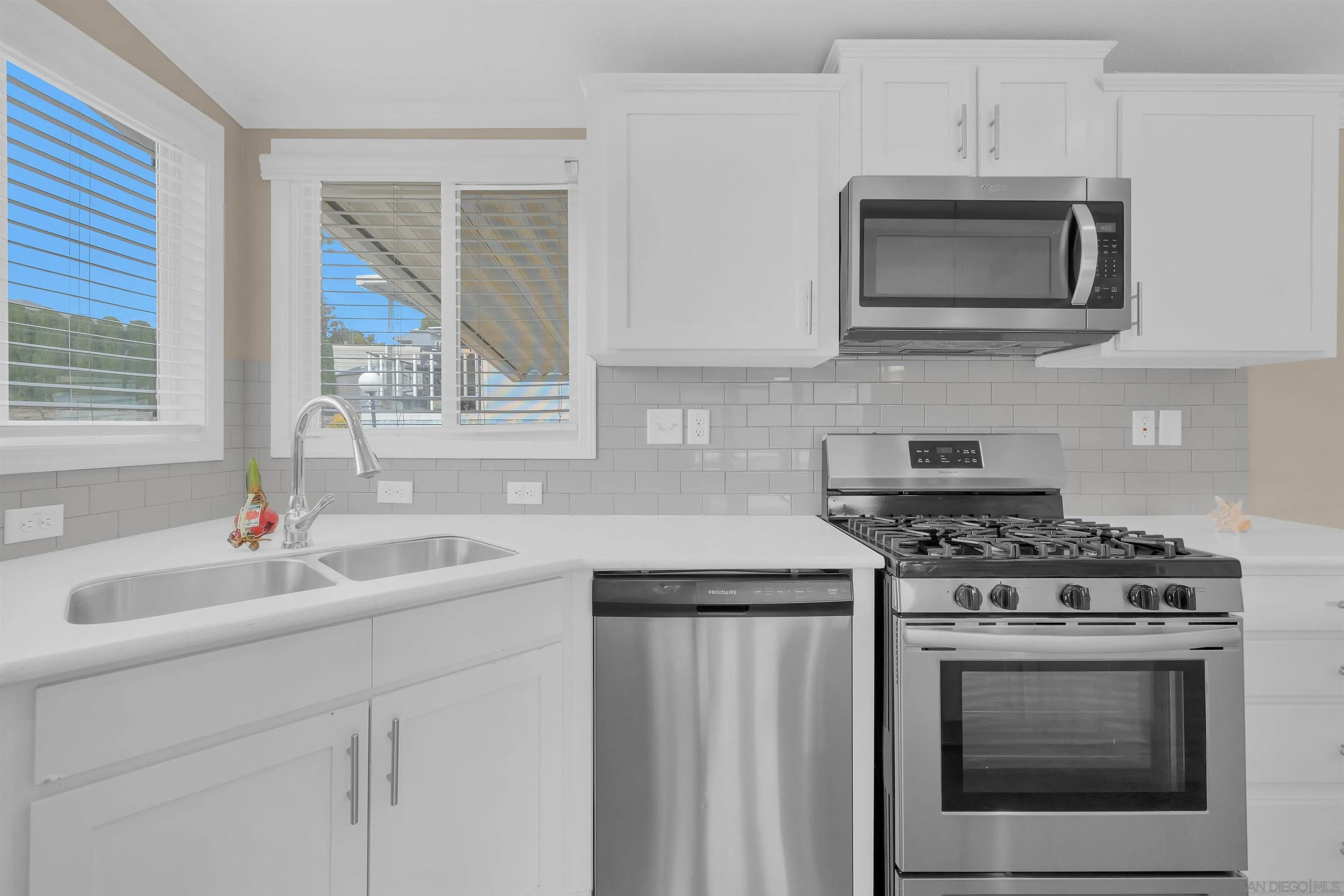 https://cdn.realtyfeed.com/cdn/127/260002453/54c5558ece34fd6d37c32877c225d7a5.webp