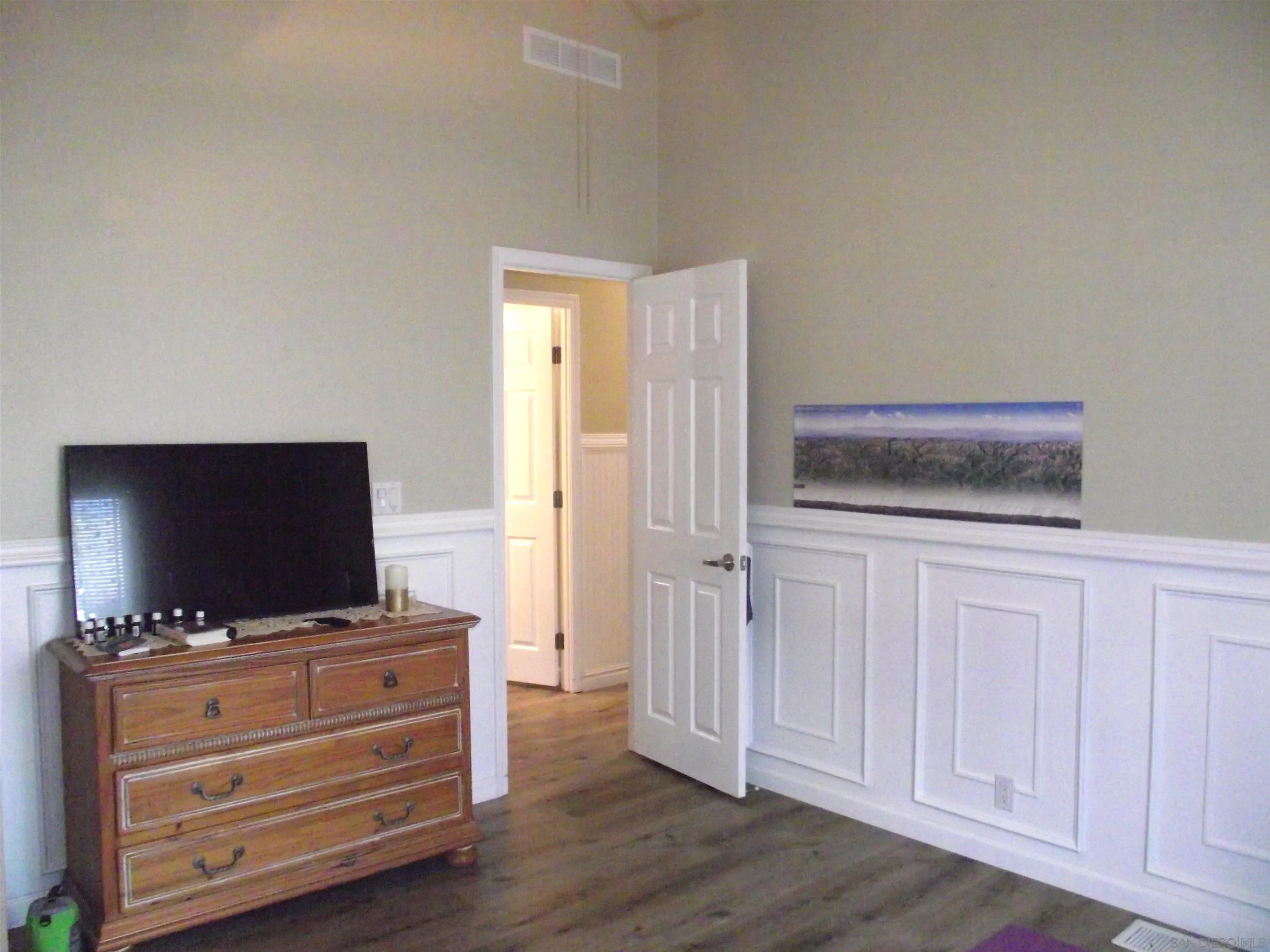 https://cdn.realtyfeed.com/cdn/127/260002456/8e2490244dd3b9b1a10452f8fbc259d0.webp