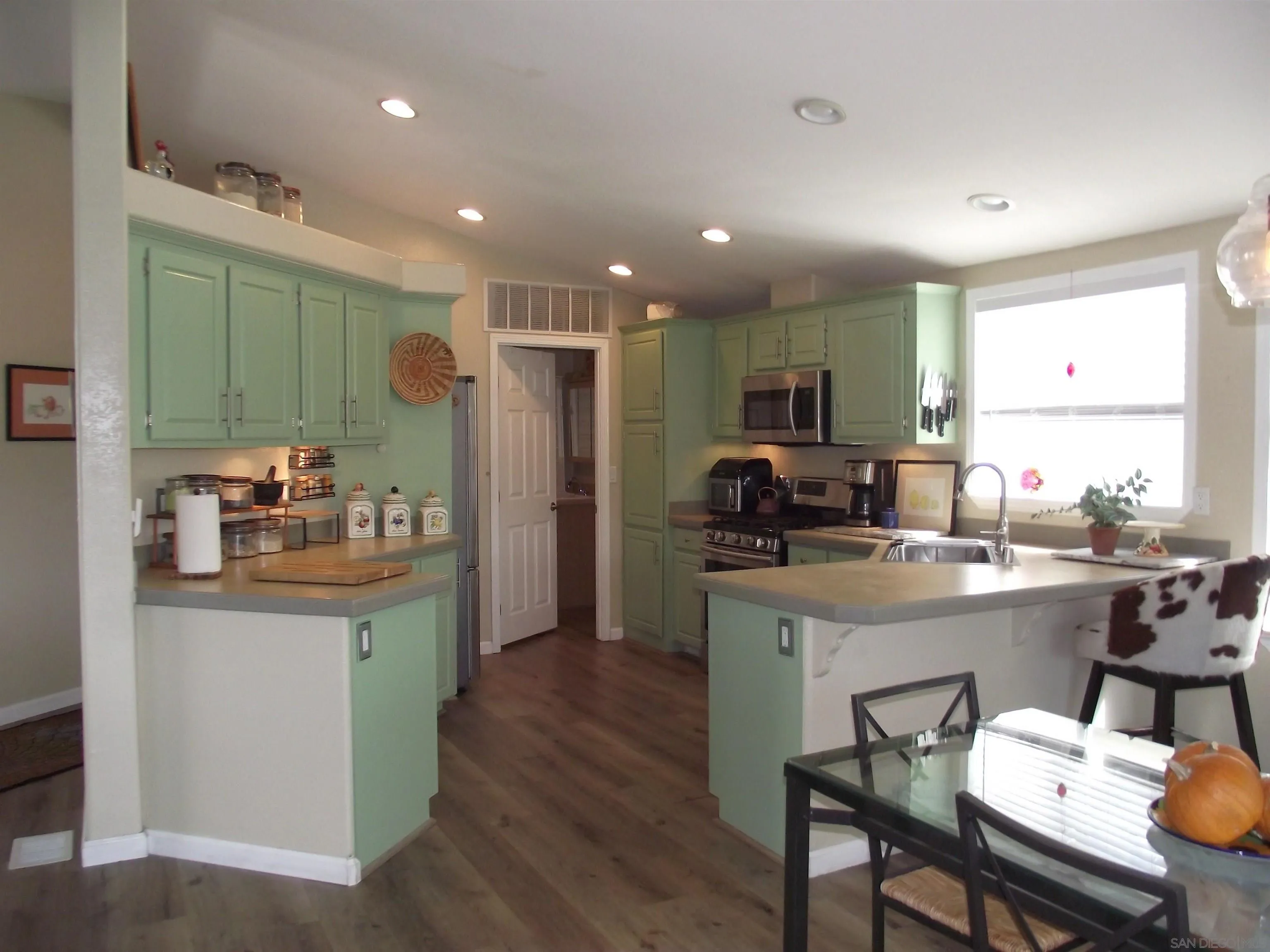 https://cdn.realtyfeed.com/cdn/127/260002456/d30edc0c81d9a69757f869b96dad9fb4.webp