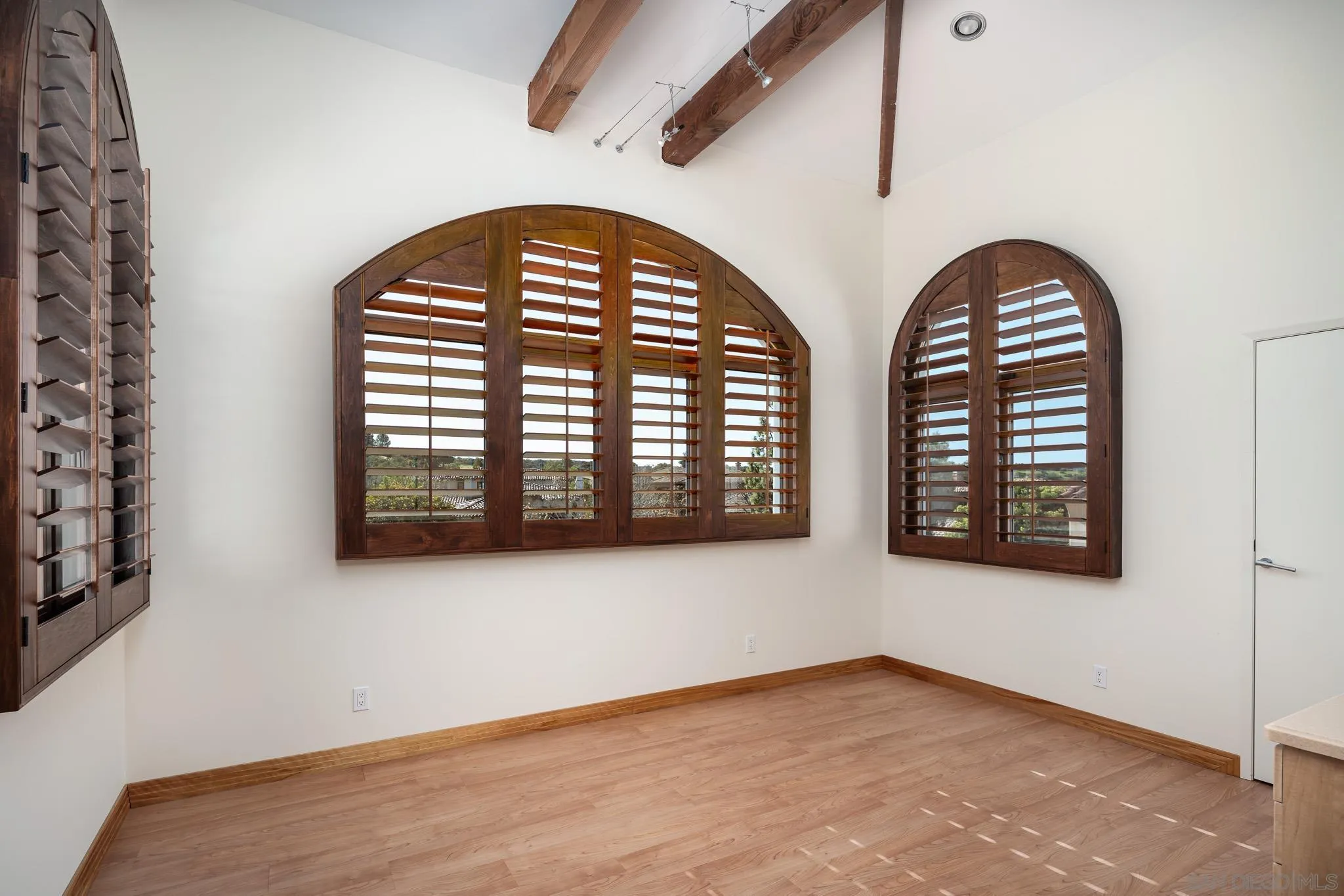 https://cdn.realtyfeed.com/cdn/127/260002457/36993d13a5d9bddf6de868fe281a364d.webp
