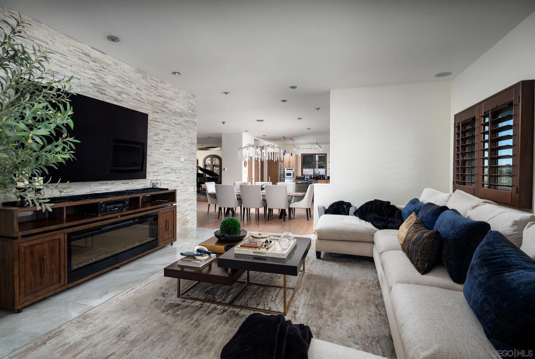 https://cdn.realtyfeed.com/cdn/127/260002457/874ca681b699c22489e8bacefb427237.webp