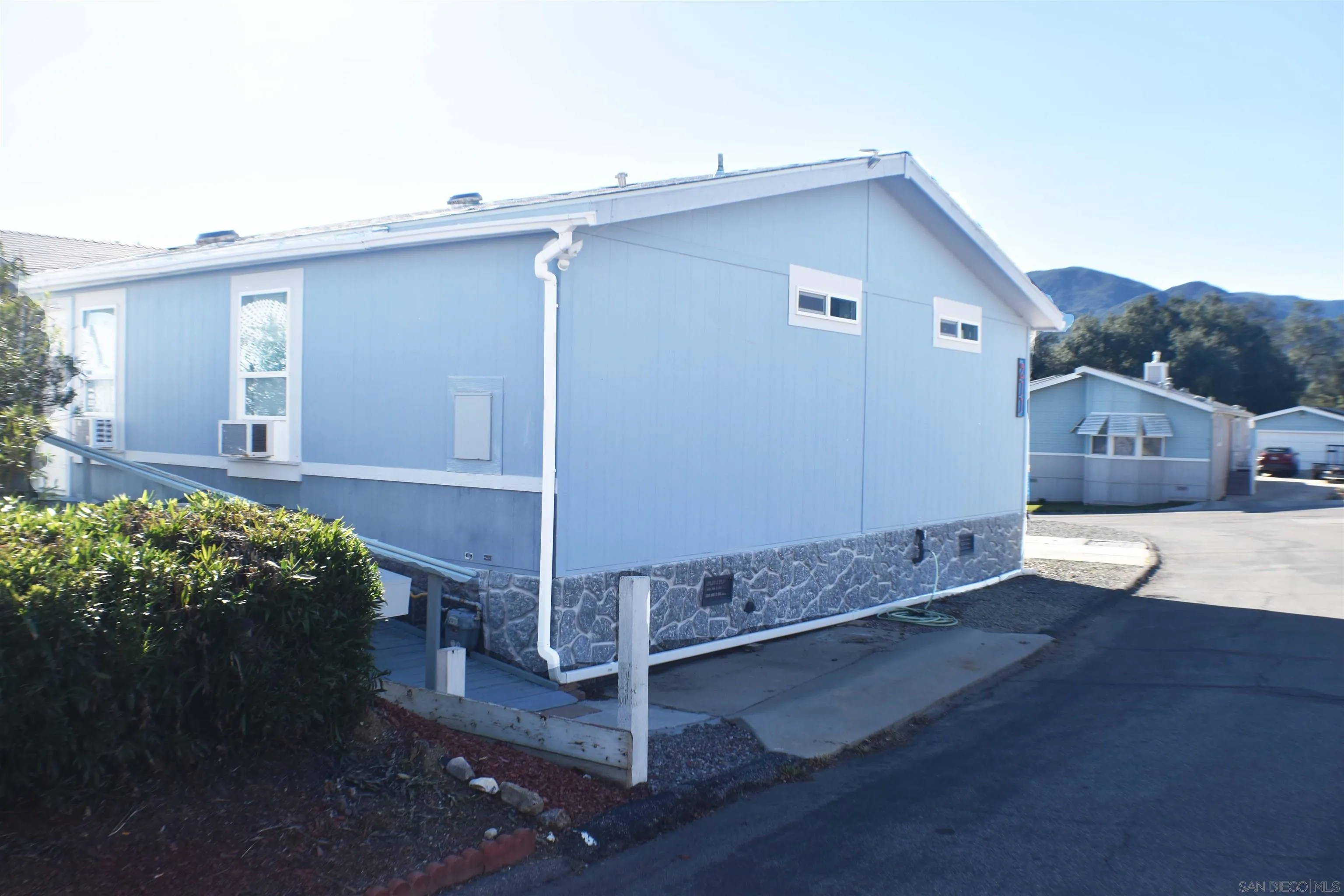 https://cdn.realtyfeed.com/cdn/127/260002467/32ac8601979647b42696c88fe2b1ed70.webp