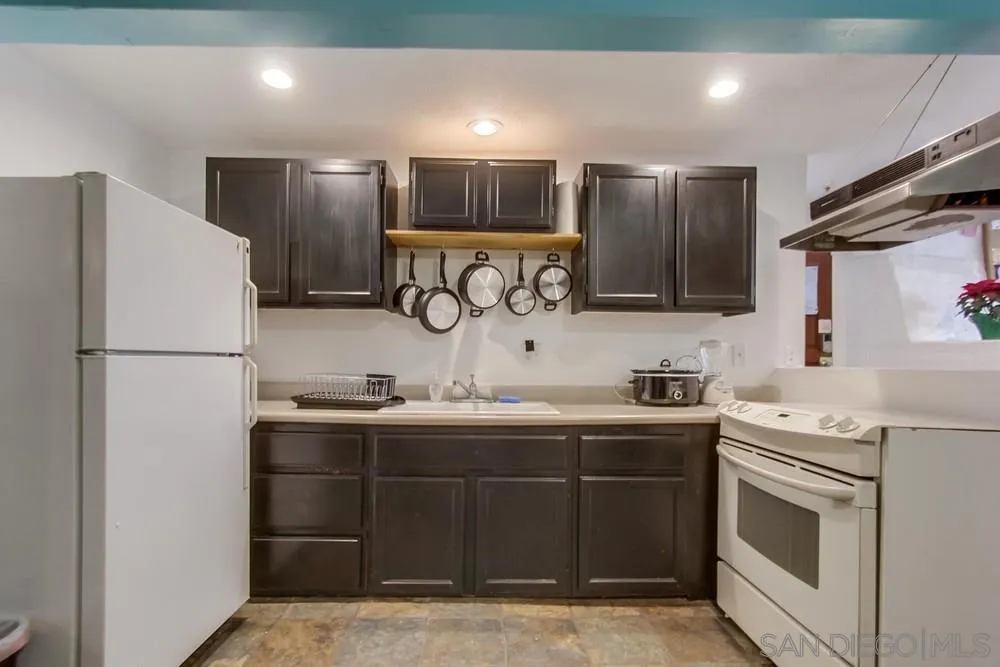 https://cdn.realtyfeed.com/cdn/127/260002468/2853f89a5cb2e60071a2b814e80df682.webp