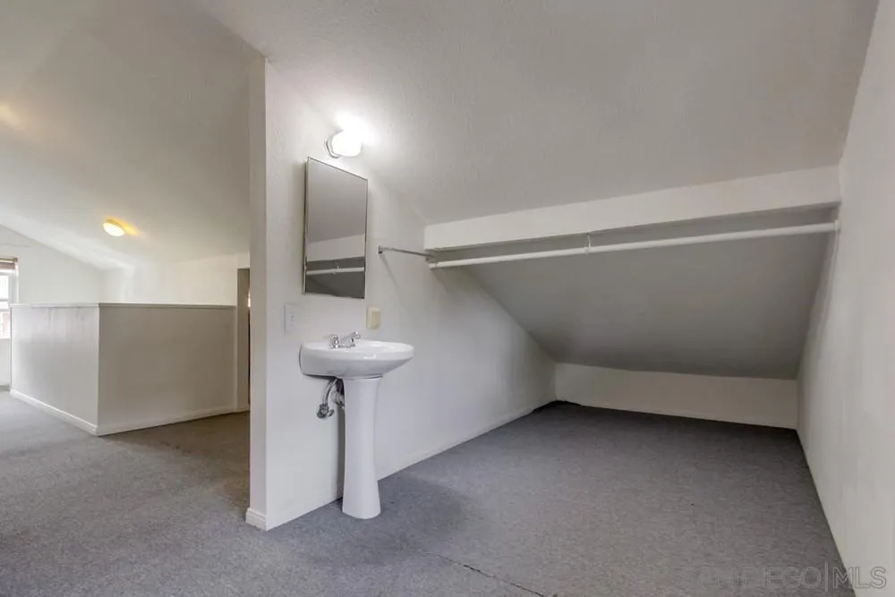 https://cdn.realtyfeed.com/cdn/127/260002468/2fc6d064aeff905c55116781c2b1e2a7.webp