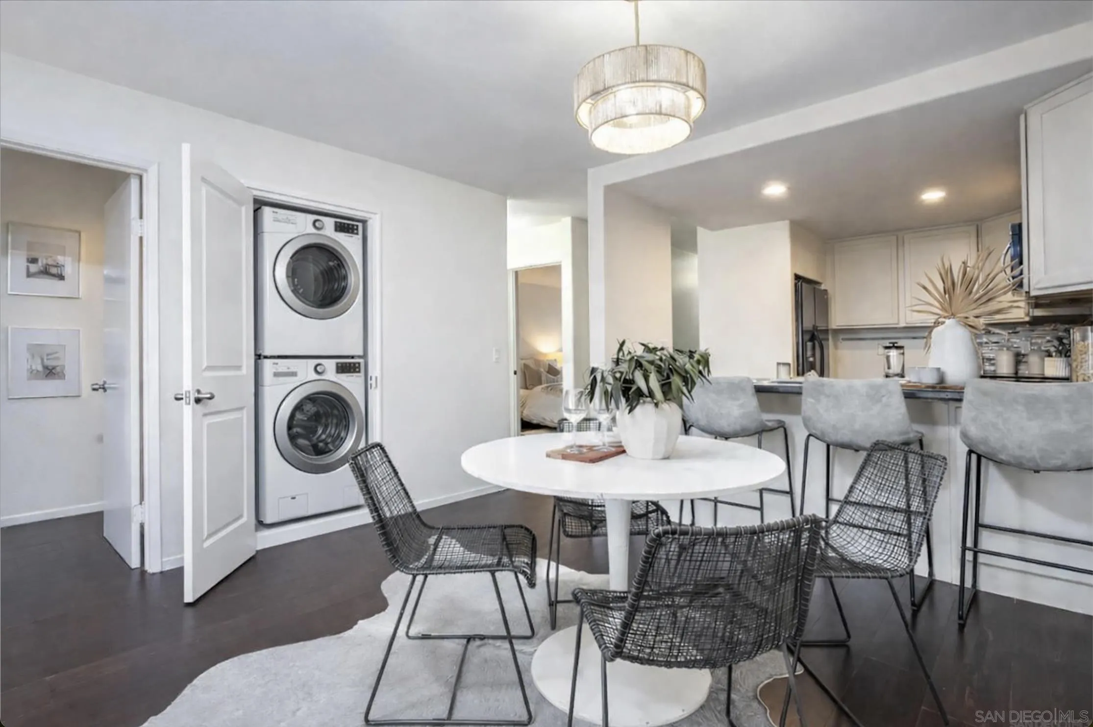 MLS # 260002480 : 1209 HUENEME ST UNIT 5