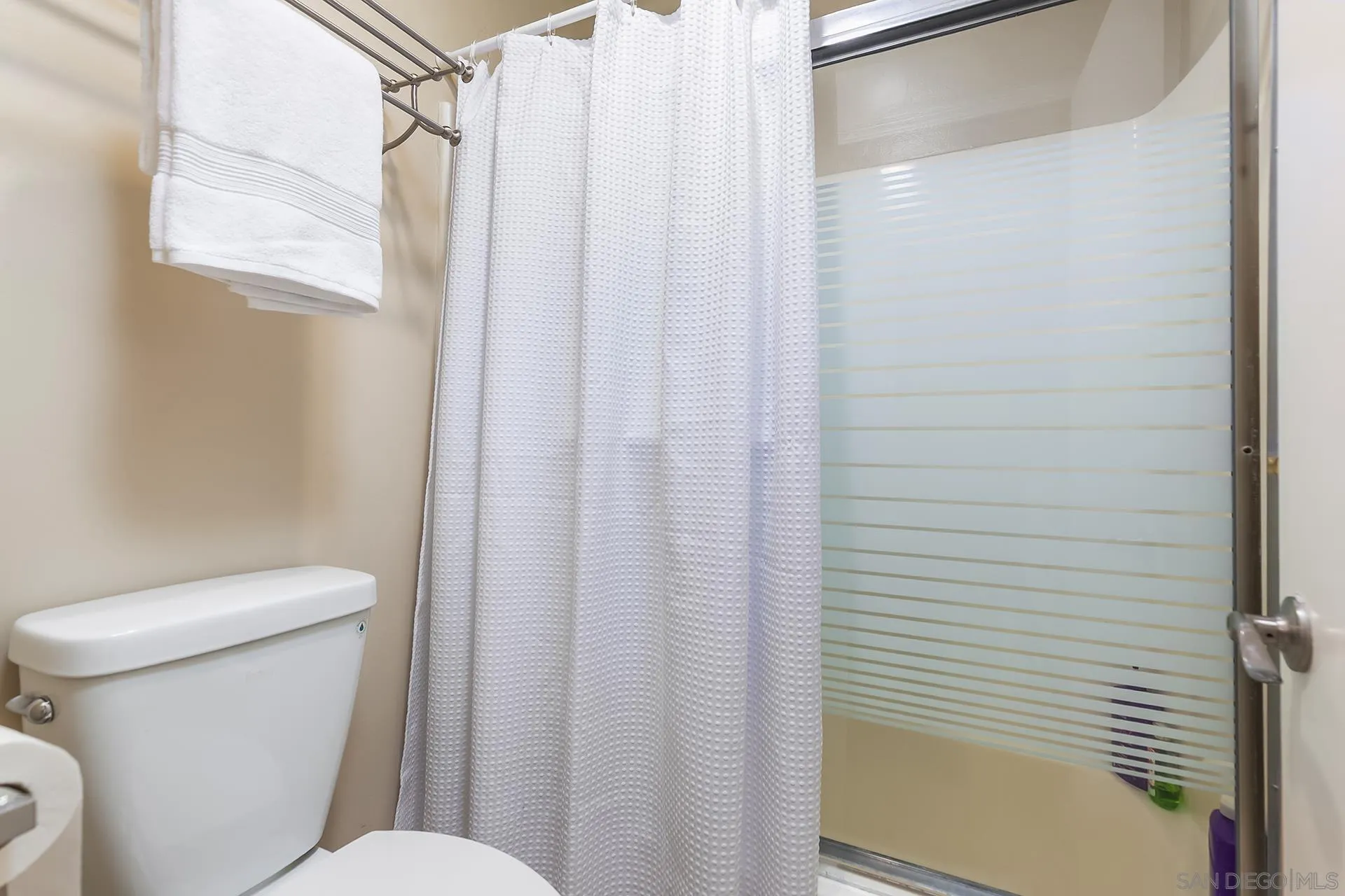 https://cdn.realtyfeed.com/cdn/127/260002488/34222fa2d8c7d8f316c54eca7bb65865.webp