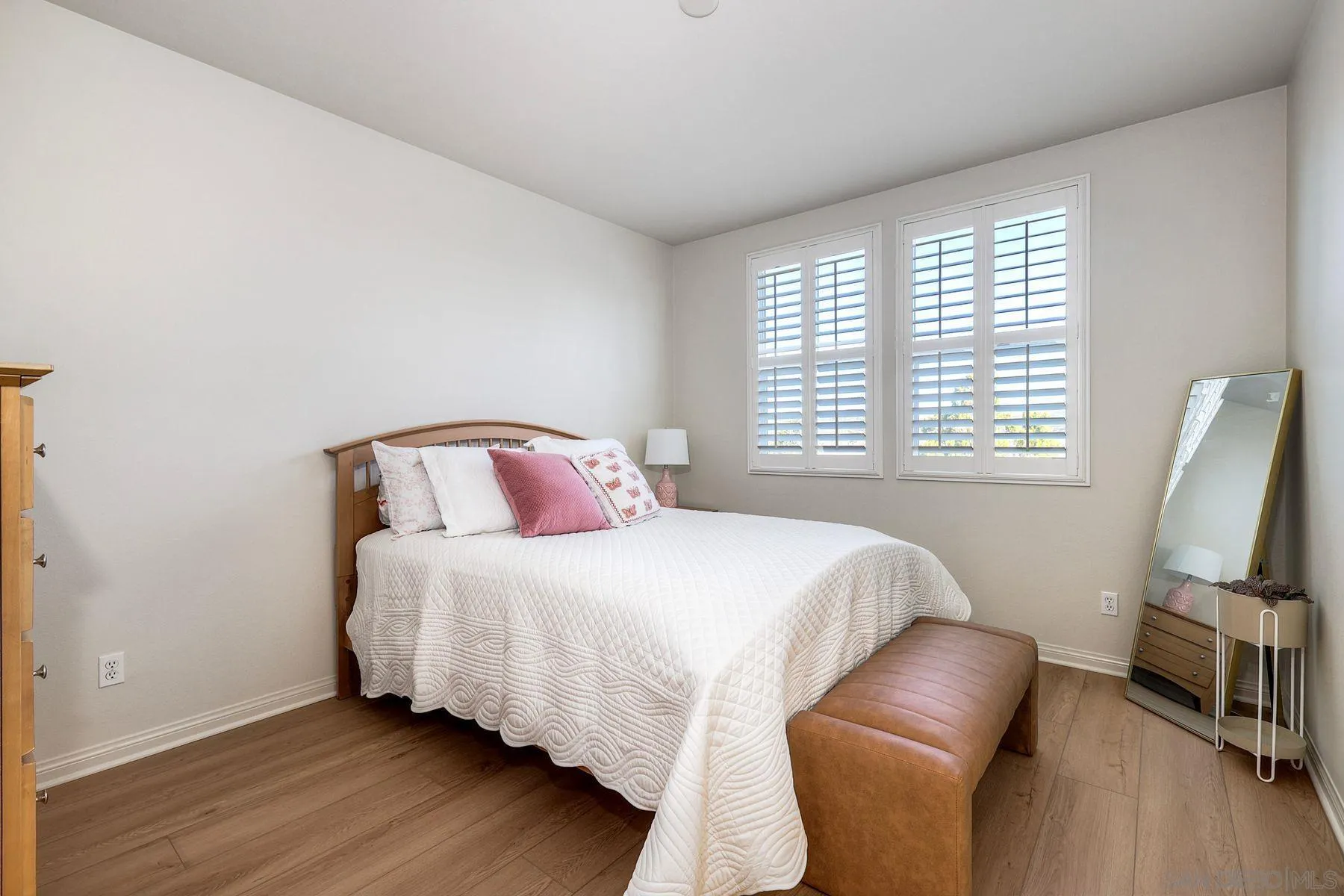 https://cdn.realtyfeed.com/cdn/127/260002495/1c58704a3020ea535b1562148c0228bc.webp