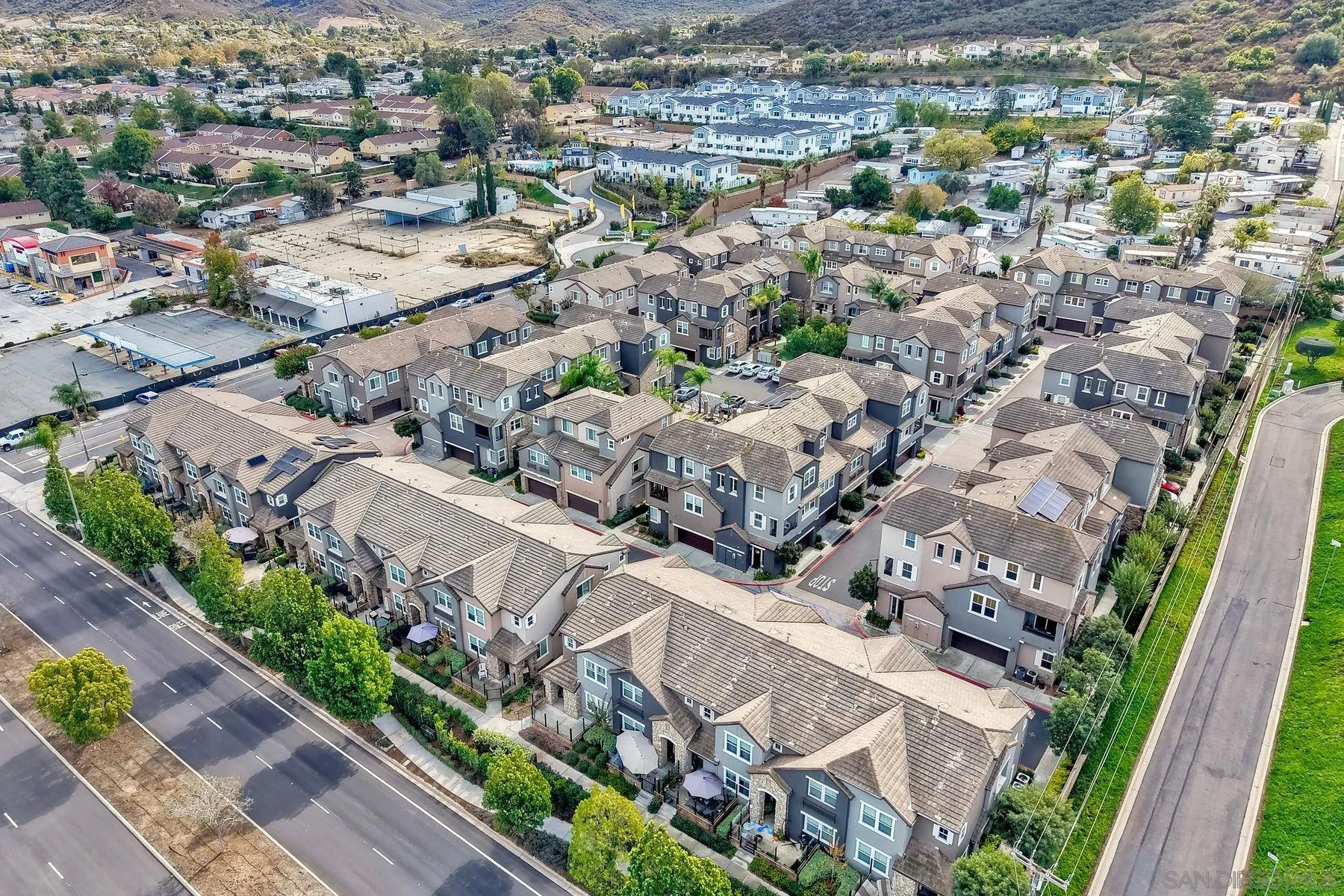 https://cdn.realtyfeed.com/cdn/127/260002495/6c8dd541086b6a906a79869eccf3565b.webp