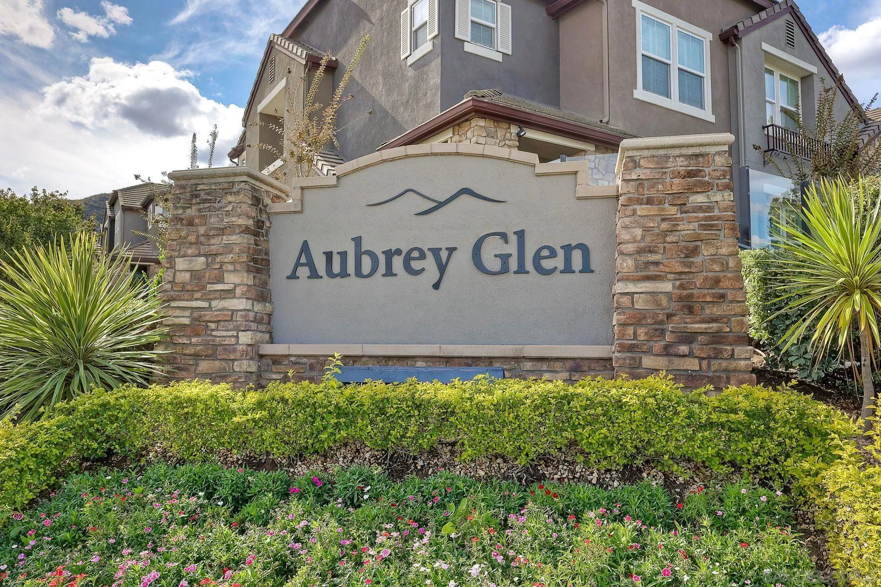 https://cdn.realtyfeed.com/cdn/127/260002495/773c1de1297c1faf033c0e2542bd9aa8.webp