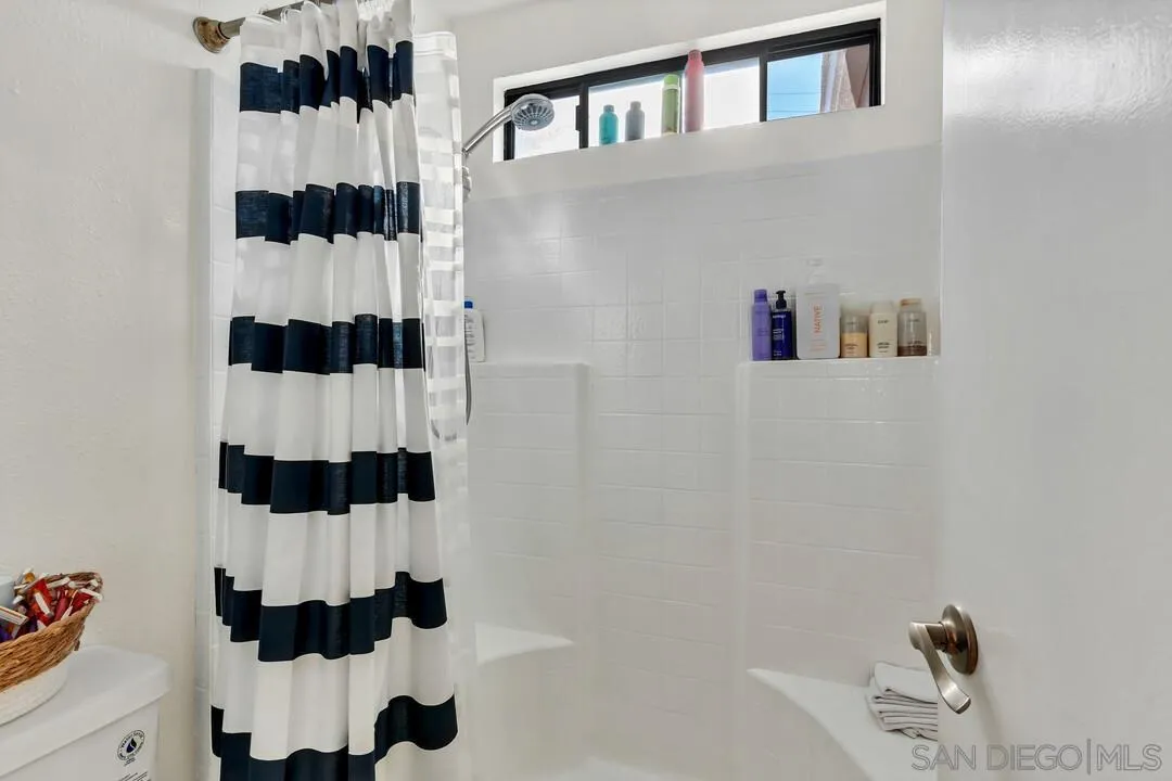 https://cdn.realtyfeed.com/cdn/127/260002500/1ba1e15e6db29daab28a59e7b4f8b3c4.webp