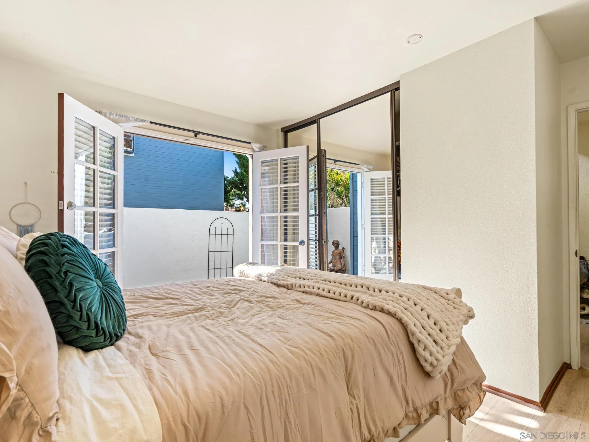 928 Agate Street, San Diego, CA, 92109