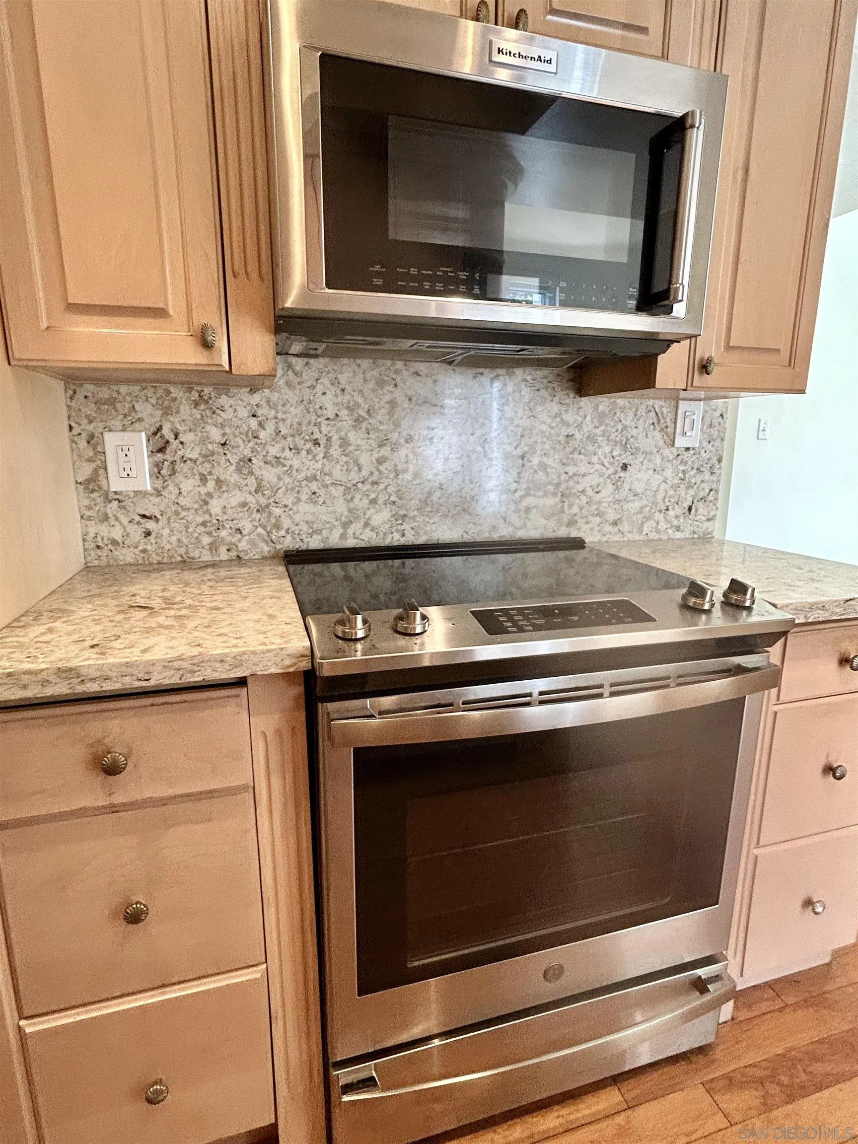 https://cdn.realtyfeed.com/cdn/127/260002508/2e6d46ac685595c57a0a803a58f6cd60.webp