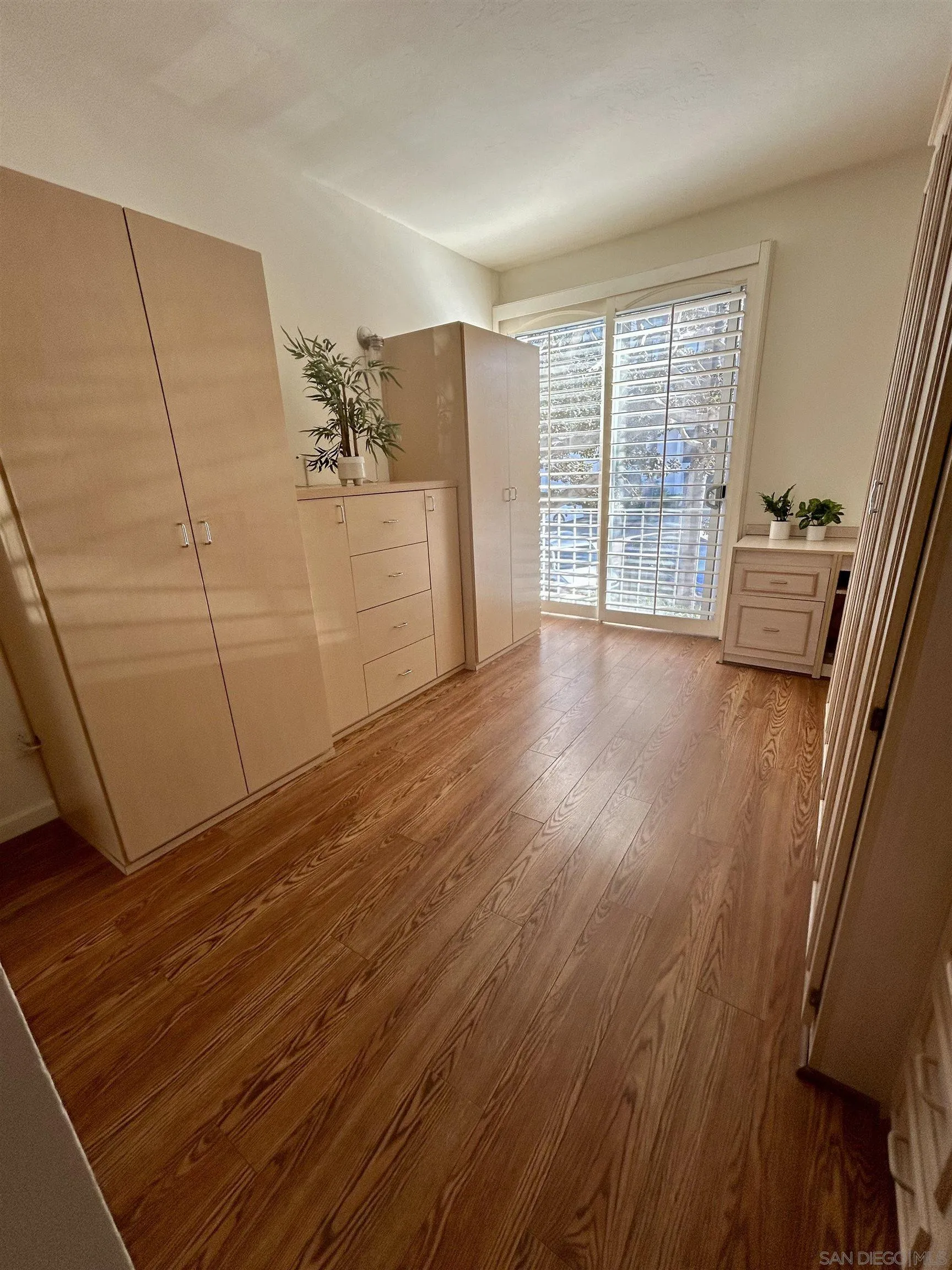 https://cdn.realtyfeed.com/cdn/127/260002508/386785c4d981ff30652d756721236f61.webp
