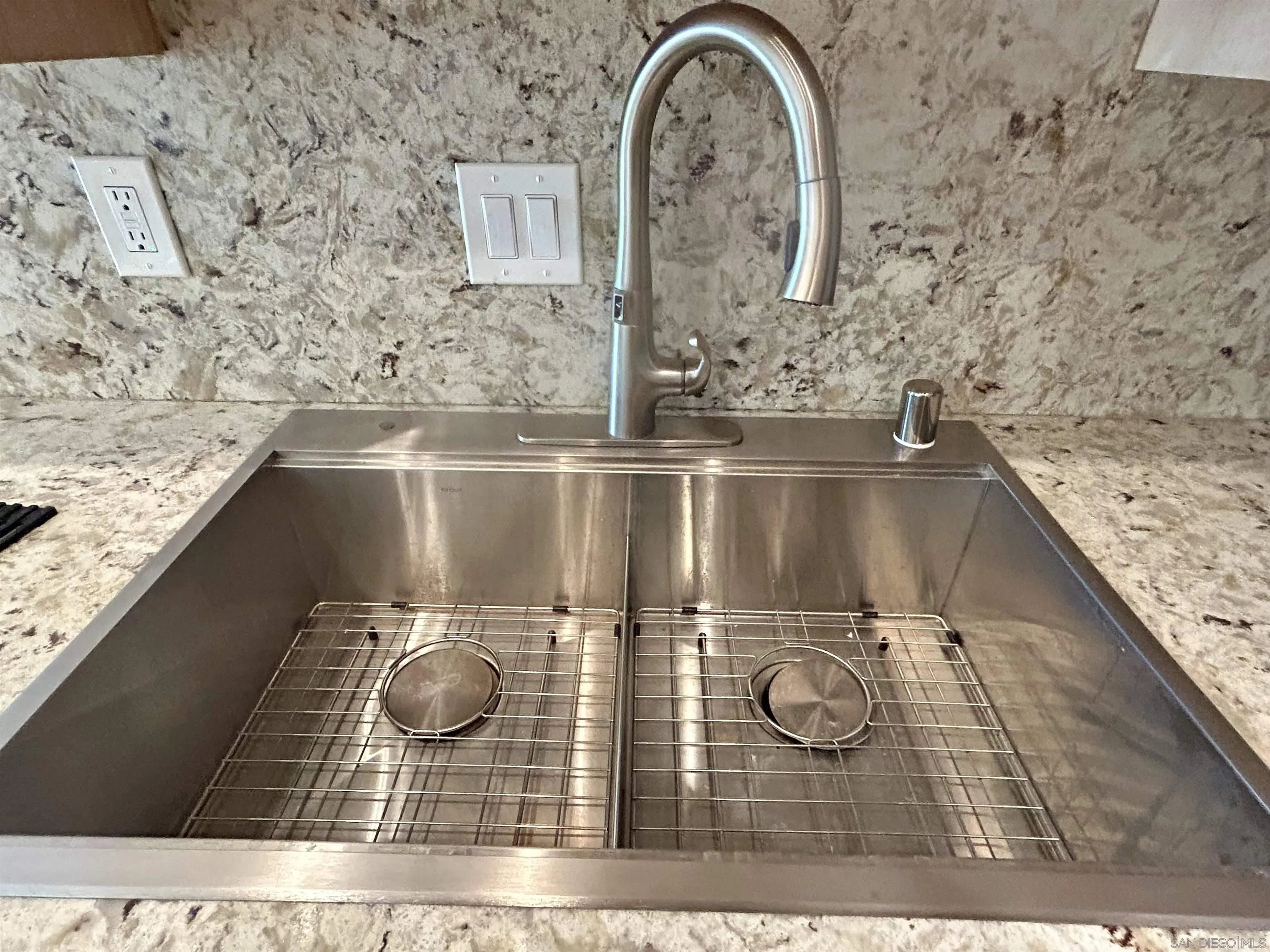 https://cdn.realtyfeed.com/cdn/127/260002508/b7670559ef0eb103776d55bab0b7d446.webp