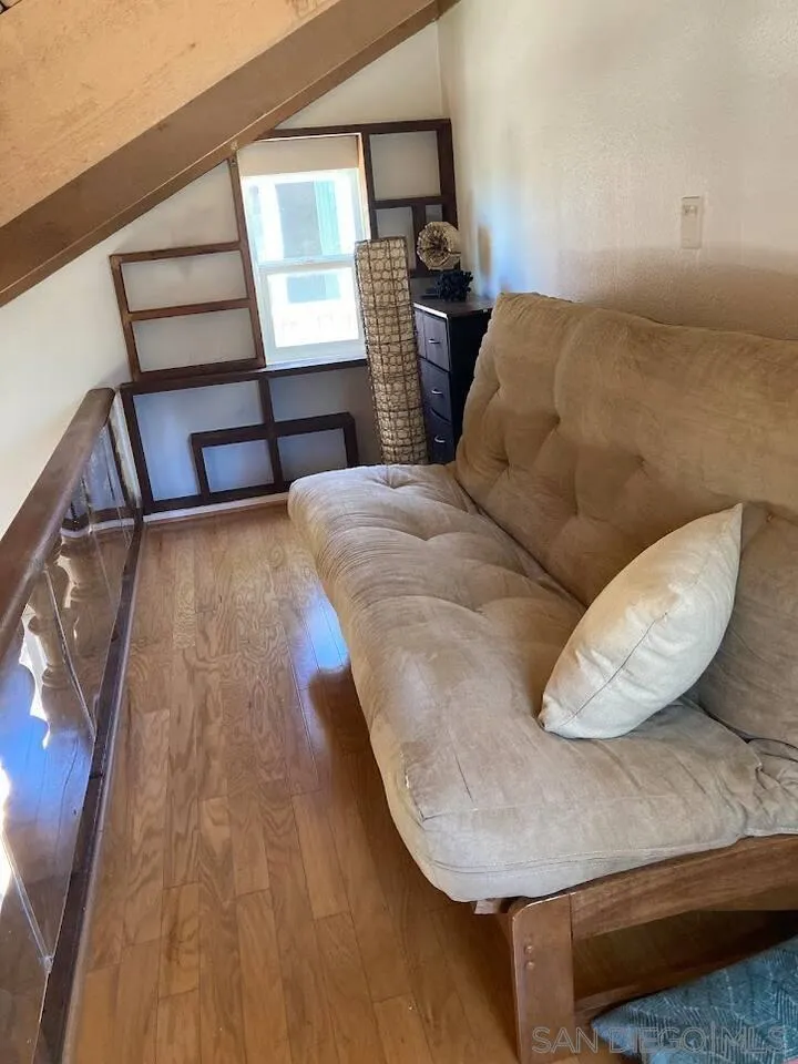 https://cdn.realtyfeed.com/cdn/127/260002510/dc2f5f0b11497f40f50e70b238004947.webp