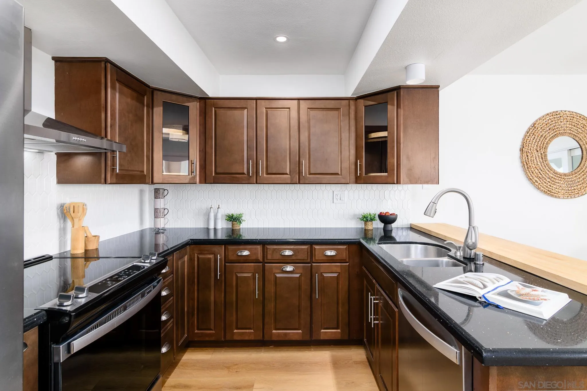 https://cdn.realtyfeed.com/cdn/127/260002518/48f6029698bddc8b2b9453796104480e.webp