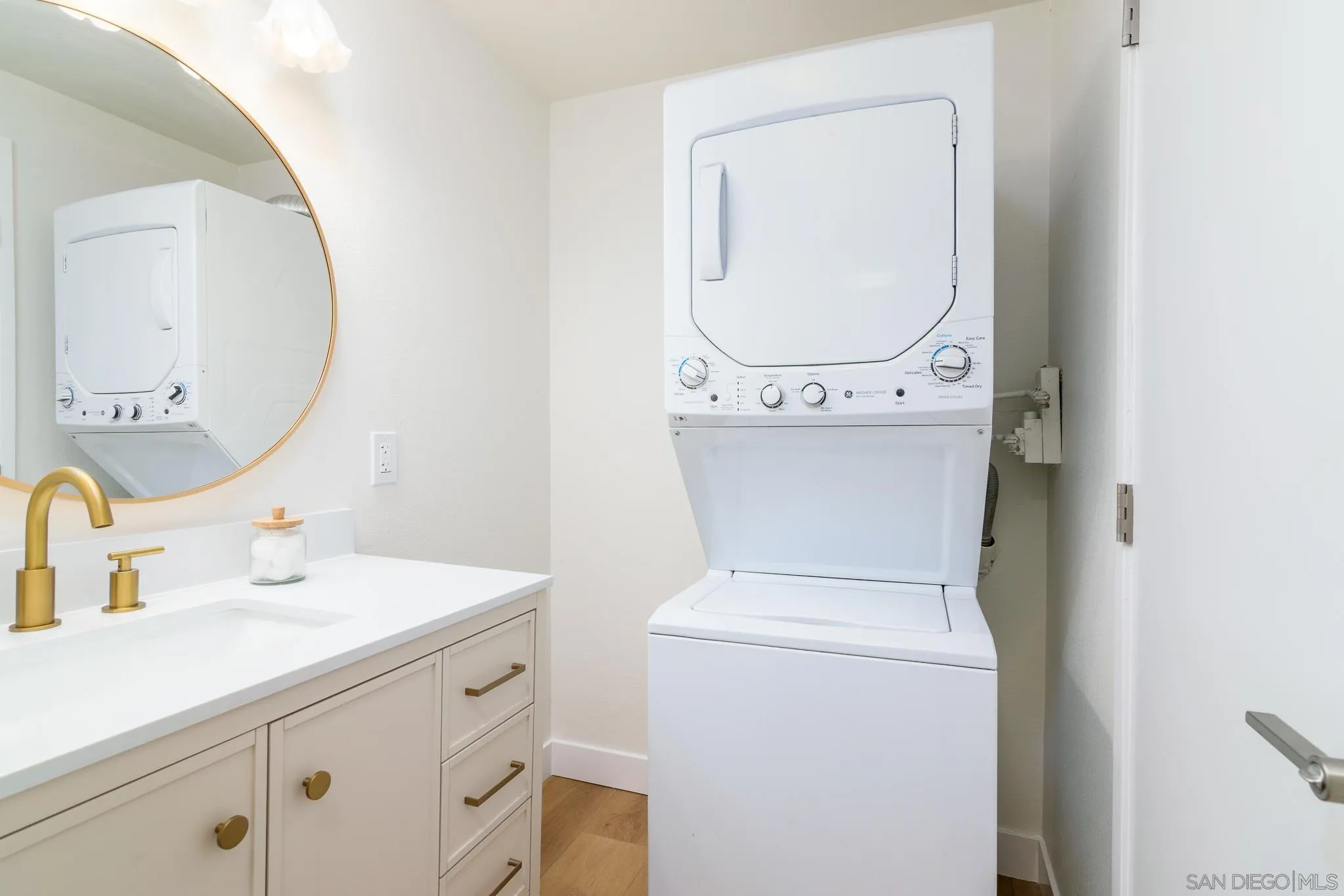 https://cdn.realtyfeed.com/cdn/127/260002518/8b63f9bcf1993ca9683e9c090802d52e.webp