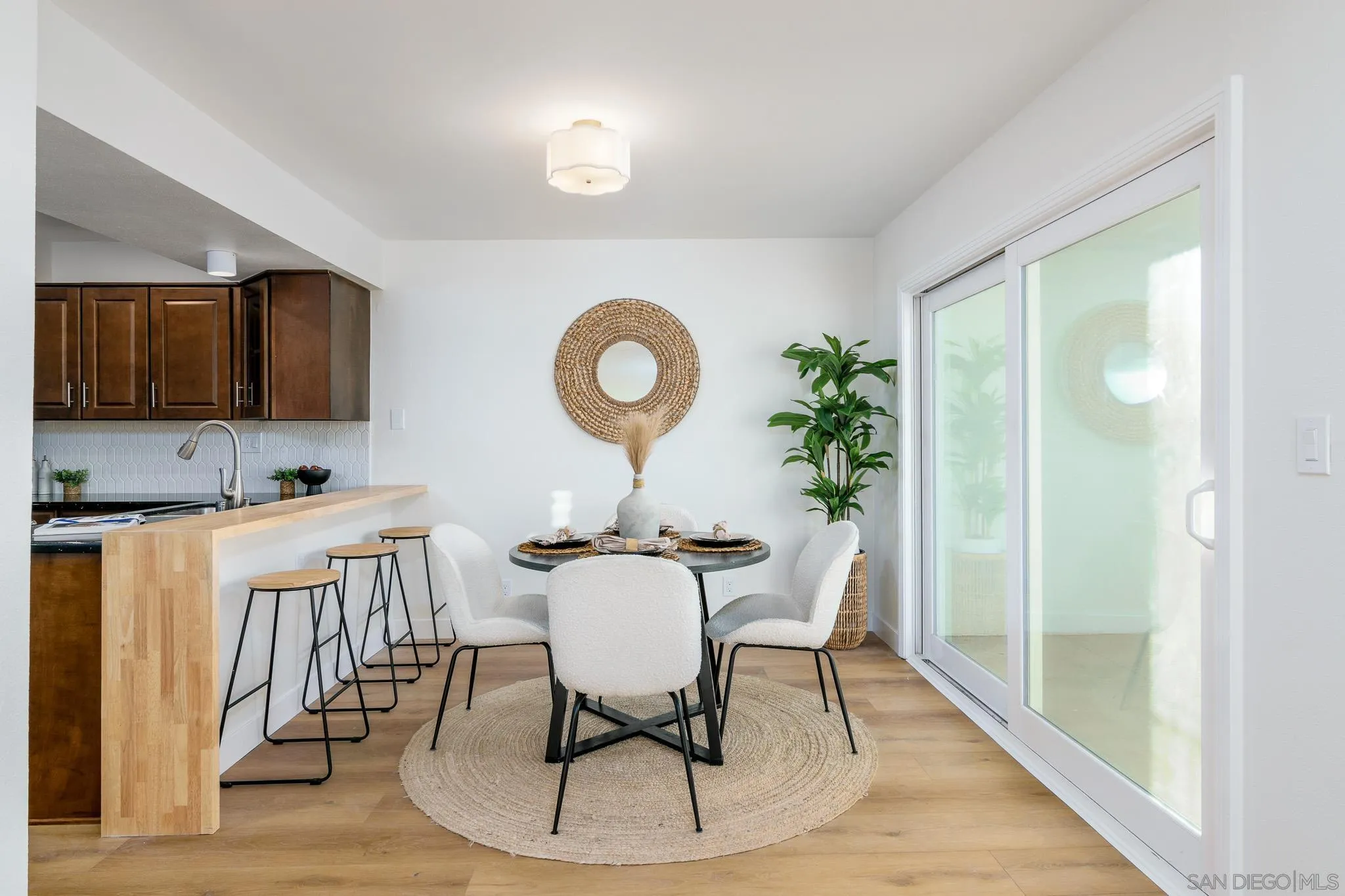 https://cdn.realtyfeed.com/cdn/127/260002518/b0275bacf18717f2e7e64a1cc03ec0a5.webp