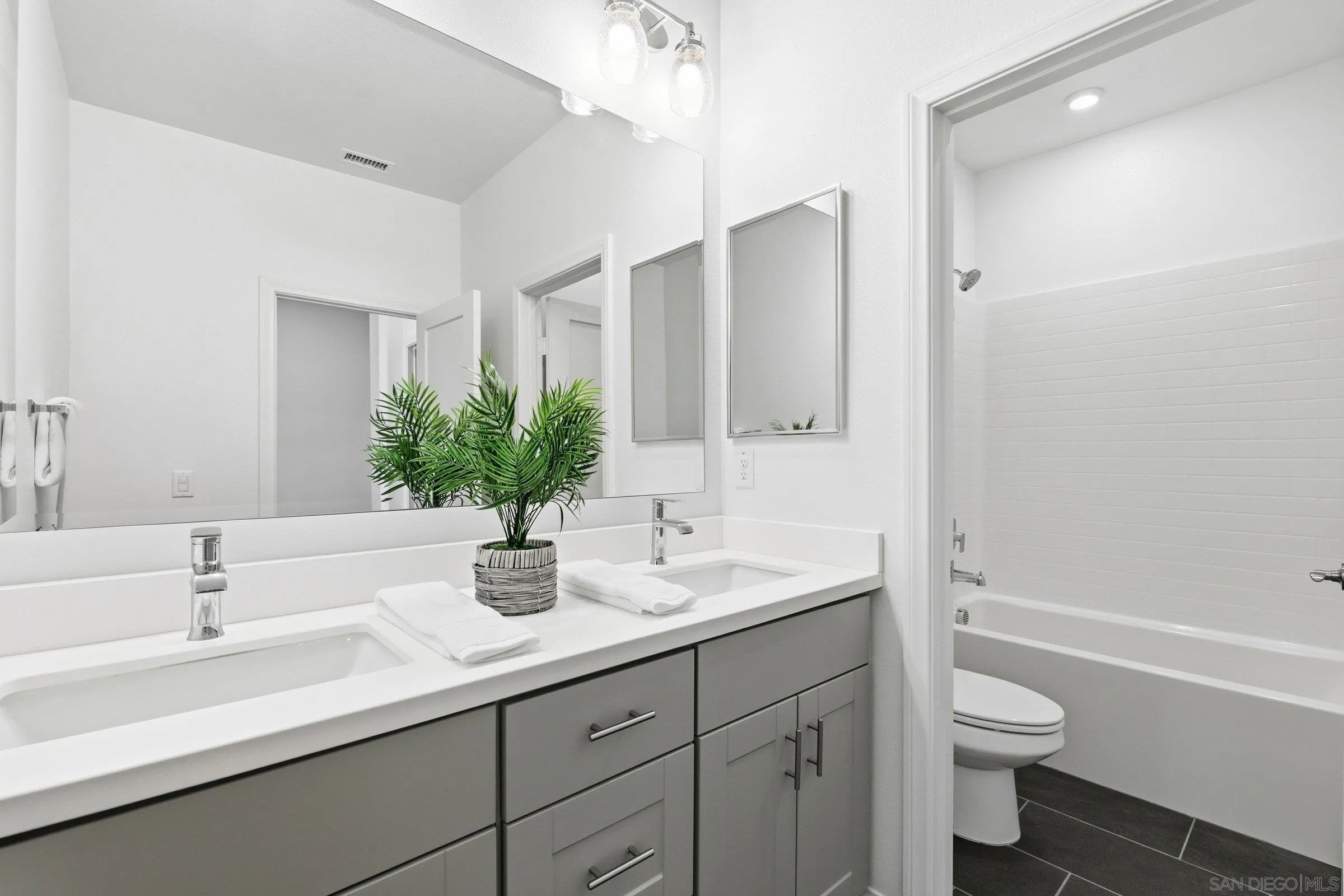 Photo #37: 260002520 Listing: Photo #37