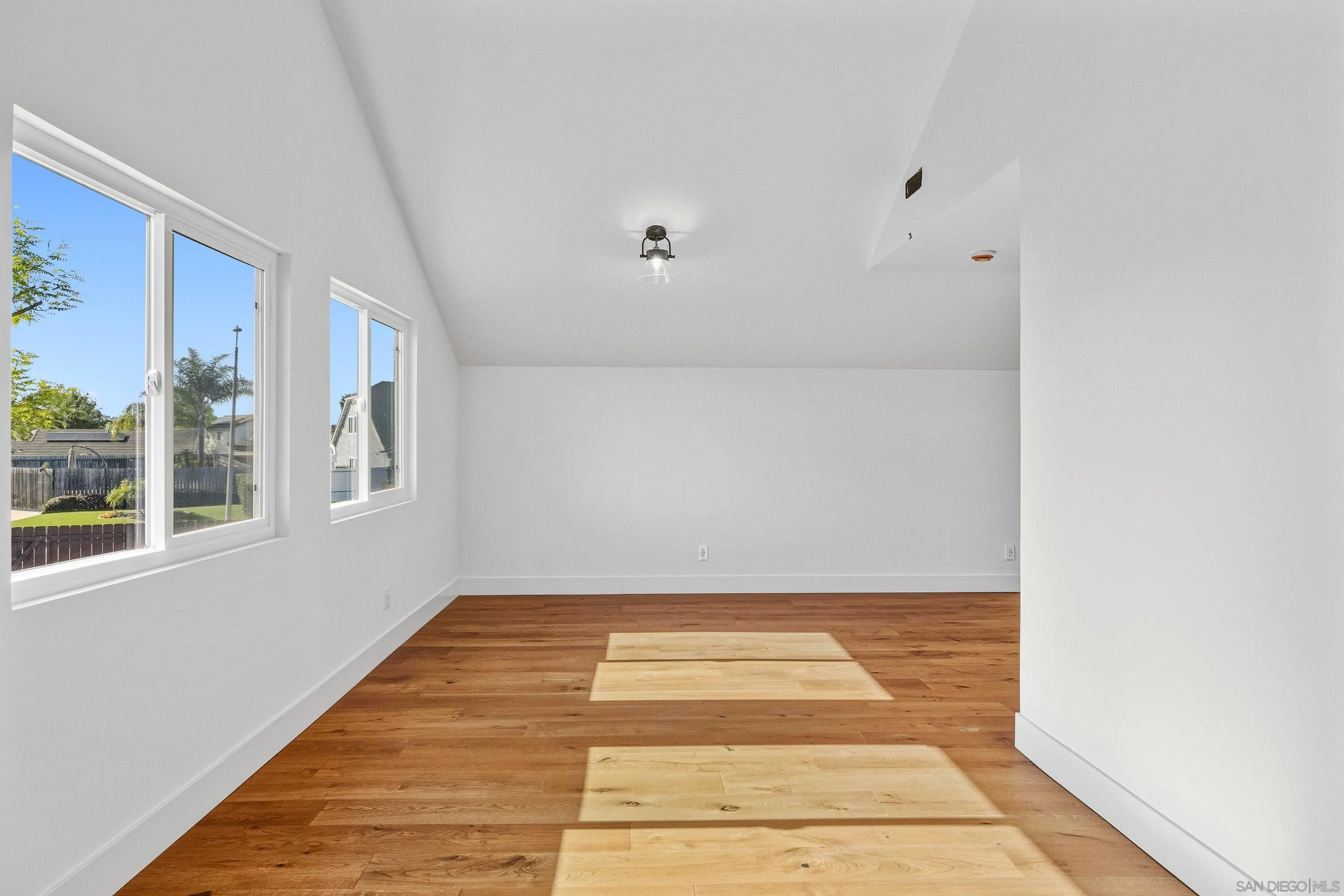 https://cdn.realtyfeed.com/cdn/127/260002528/074d61075b6d26c13c82d74b19e0934e.webp