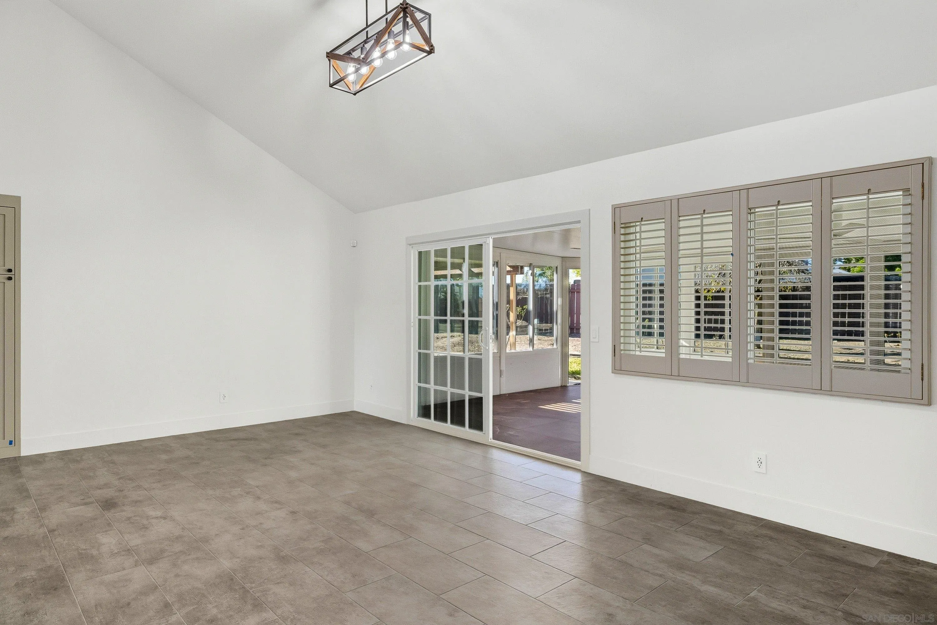 https://cdn.realtyfeed.com/cdn/127/260002528/135fd96e56724386720071e3e962a04e.webp